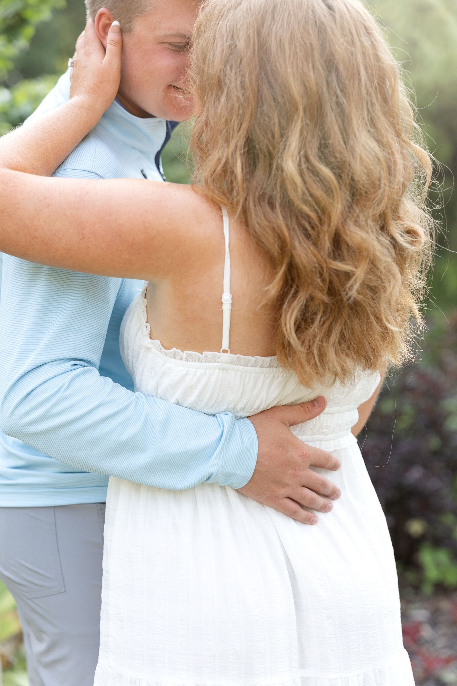 Engagement portraits at Wegerzyn Gardens engagement session, Dayton, Ohio captured by Ohio wedding photographers Julia and Sean Photography