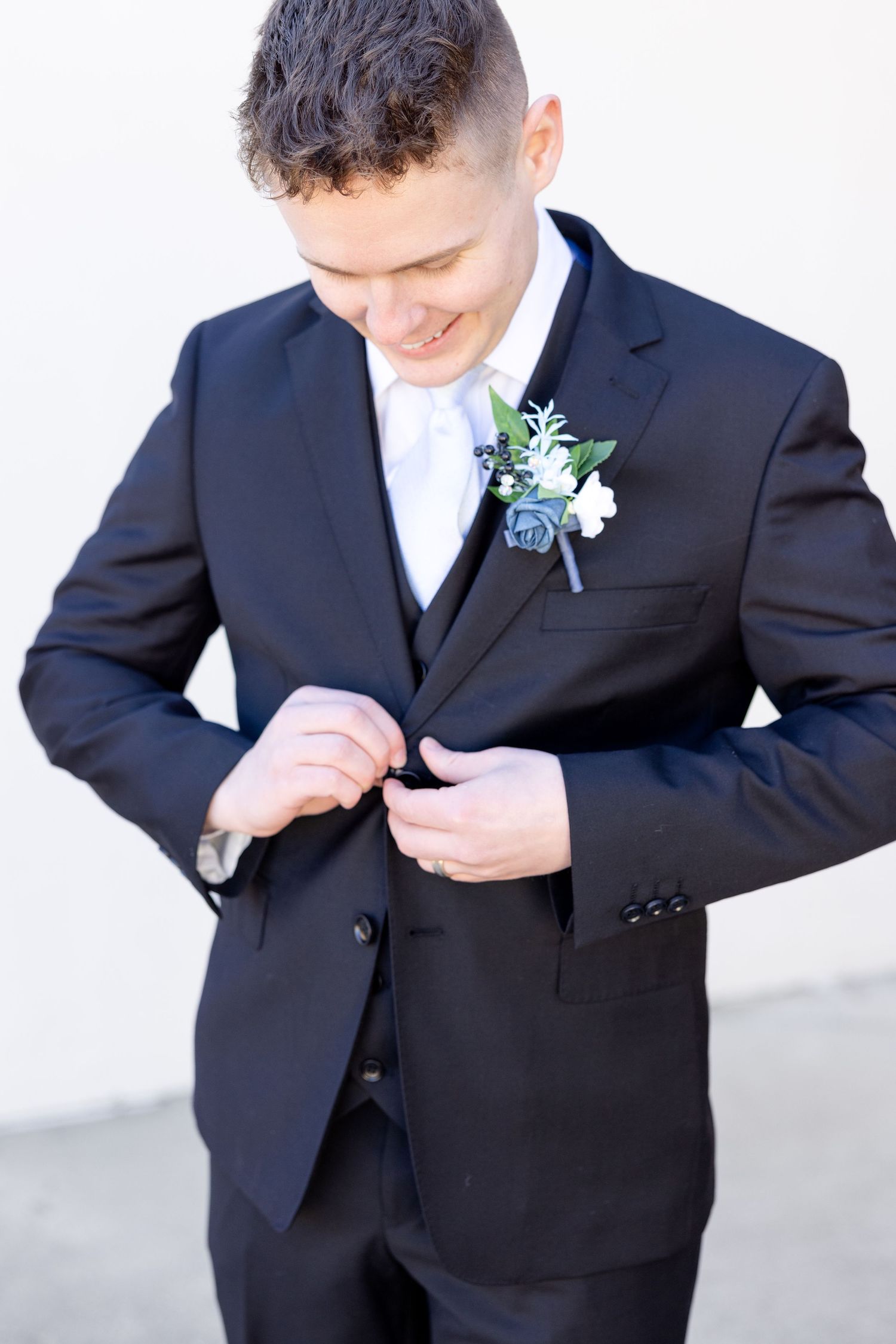 Light and airy wedding photography by Julia and Sean Photography, husband-and-wife photographers serving joyful brides in Dayton, Cincinnati