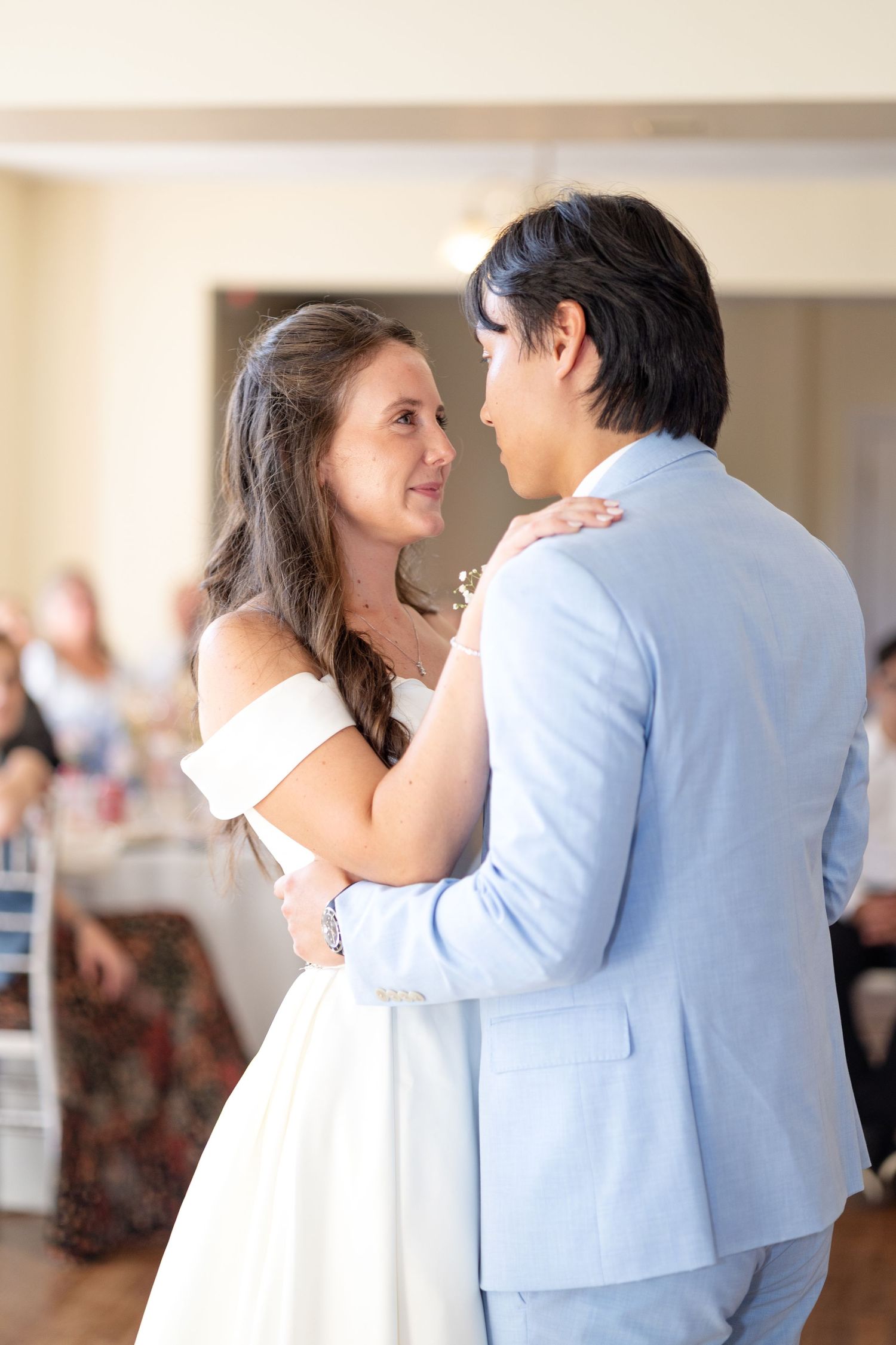 Joyful wedding reception and group dancing at The Estate at Sunset Farm in Bellbrook, Ohio, photographed by Julia and Sean Photography