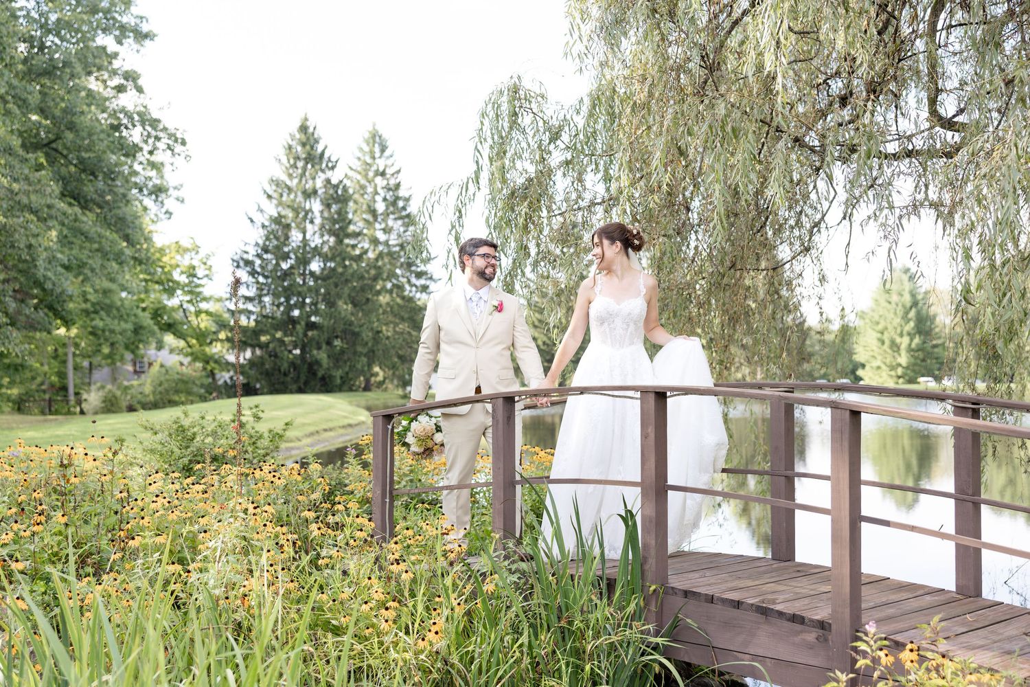 Romantic Meadow Ridge Events wedding in Windsor, Ohio photographed by Julia & Sean Photography, Northeast Ohio wedding photographers.