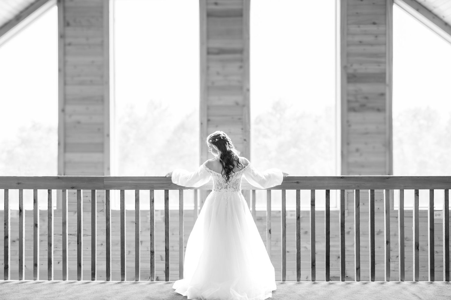 Romantic summer wedding in Northeast Ohio at Heartland on Heritage by Julia and Sean Photography, husband-and-wife wedding photographers.