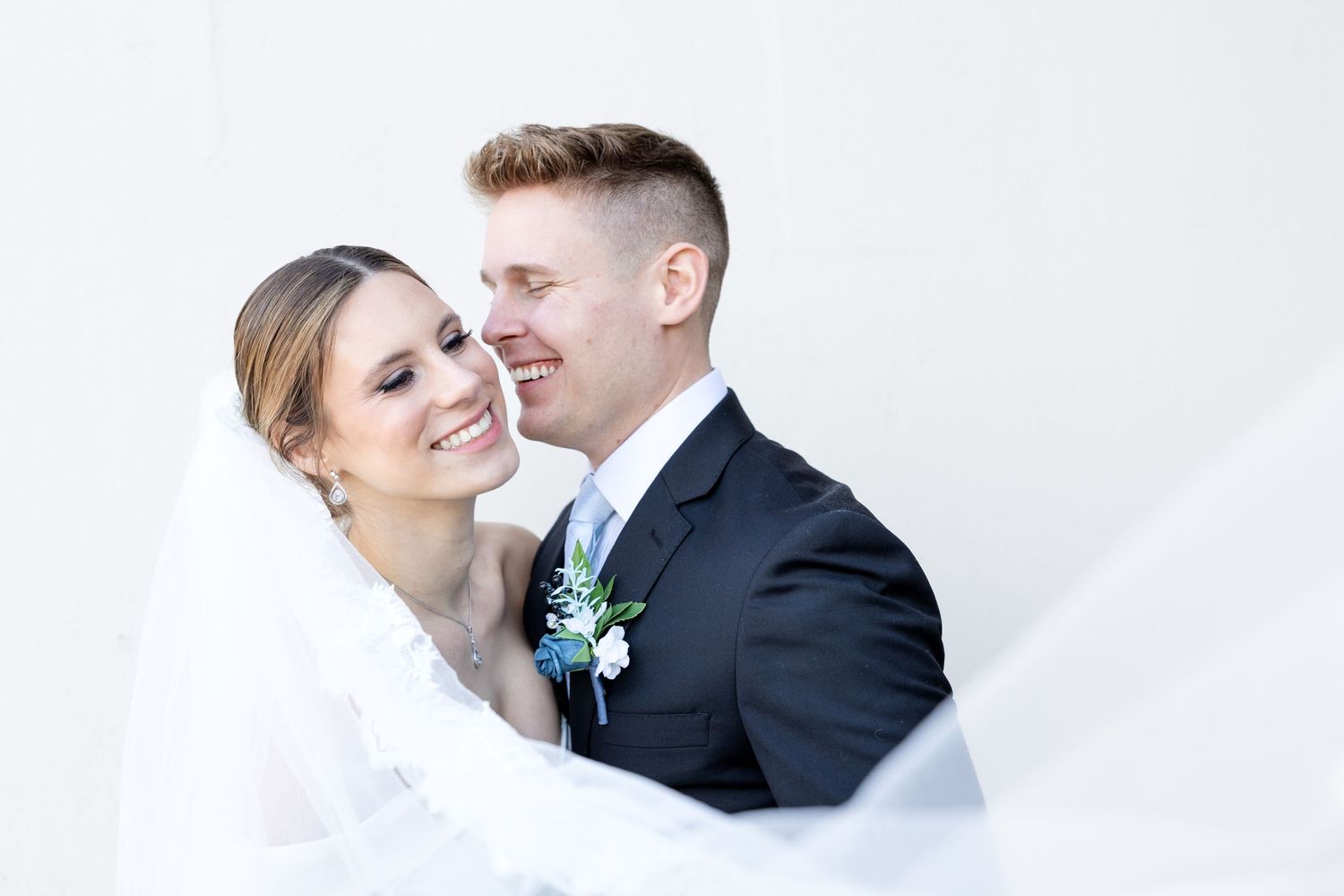 Light and airy wedding photography by Julia and Sean Photography, husband-and-wife photographers serving joyful brides in Dayton, Cincinnati