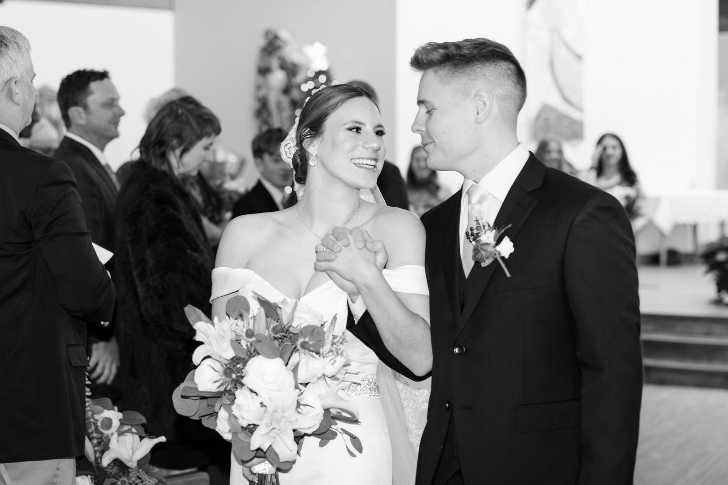 Light and airy wedding photography by Julia and Sean Photography, husband-and-wife photographers serving joyful brides in Dayton, Cincinnati