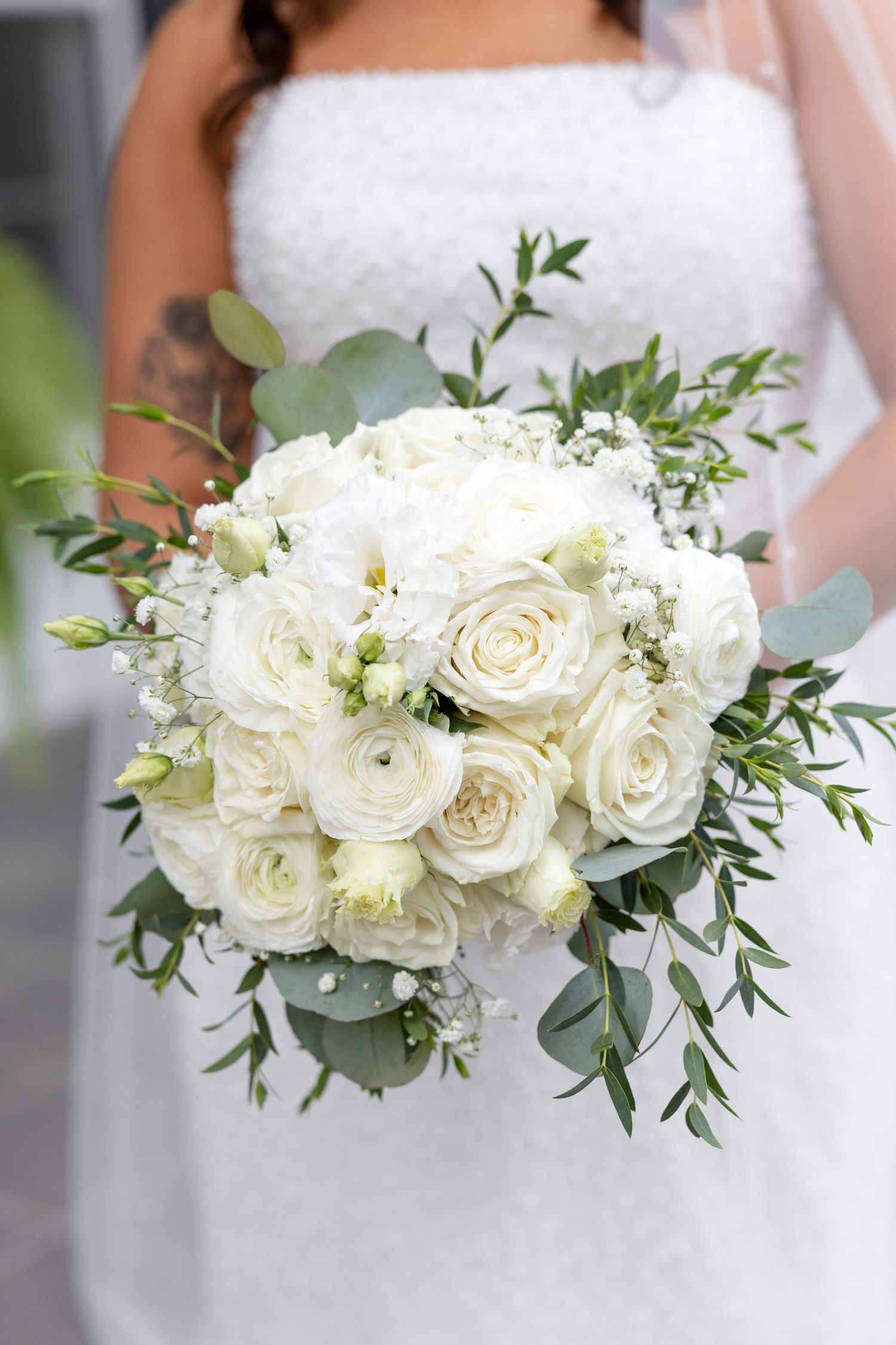 Elegant wedding at The Upton House in Guntersville, Alabama featuring a joyful bride and groom and timeless southern elegance.