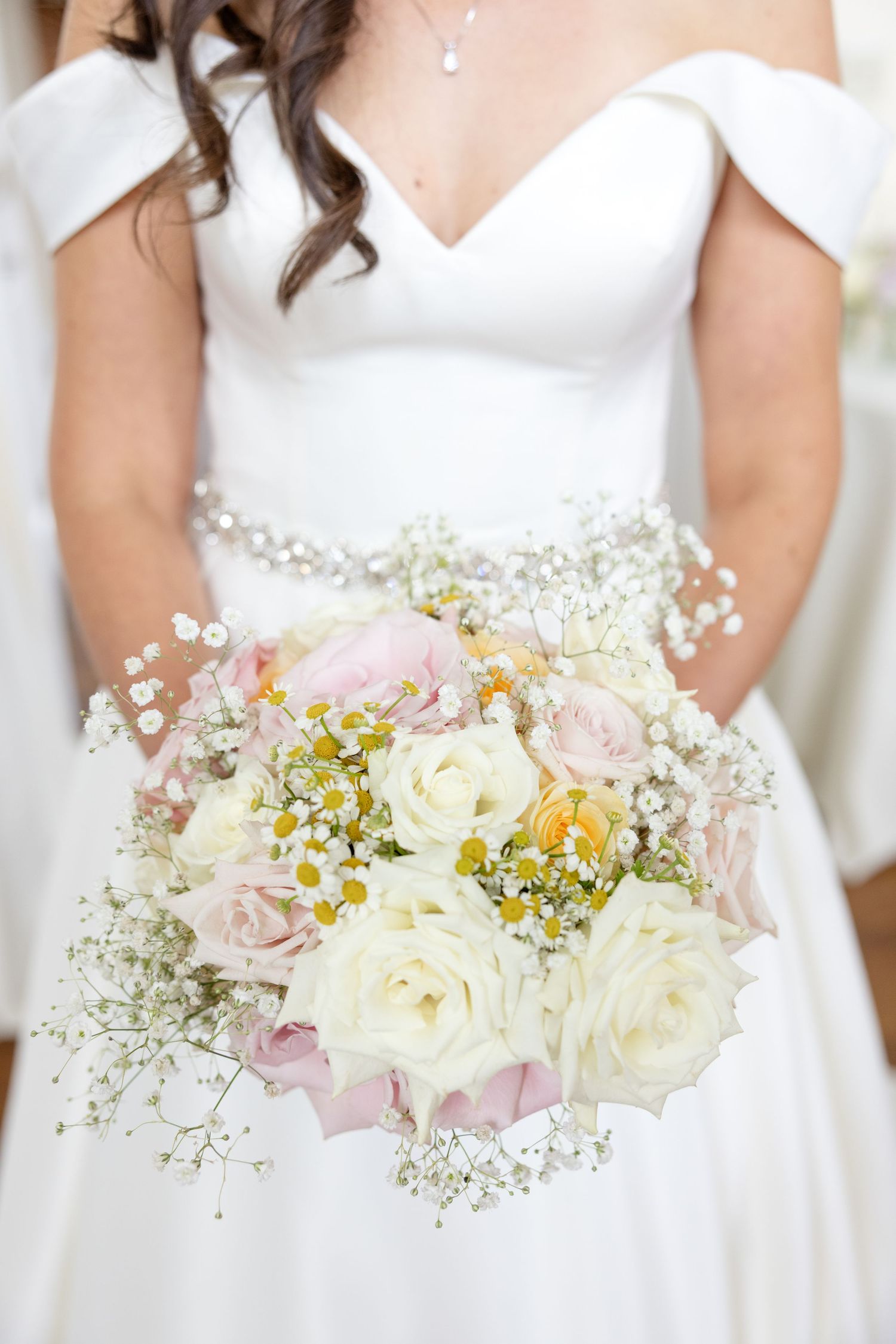 Timeless bride and groom wedding portraits at The Estate at Sunset Farm in Bellbrook, Ohio, photographed by Julia & Sean Photography.