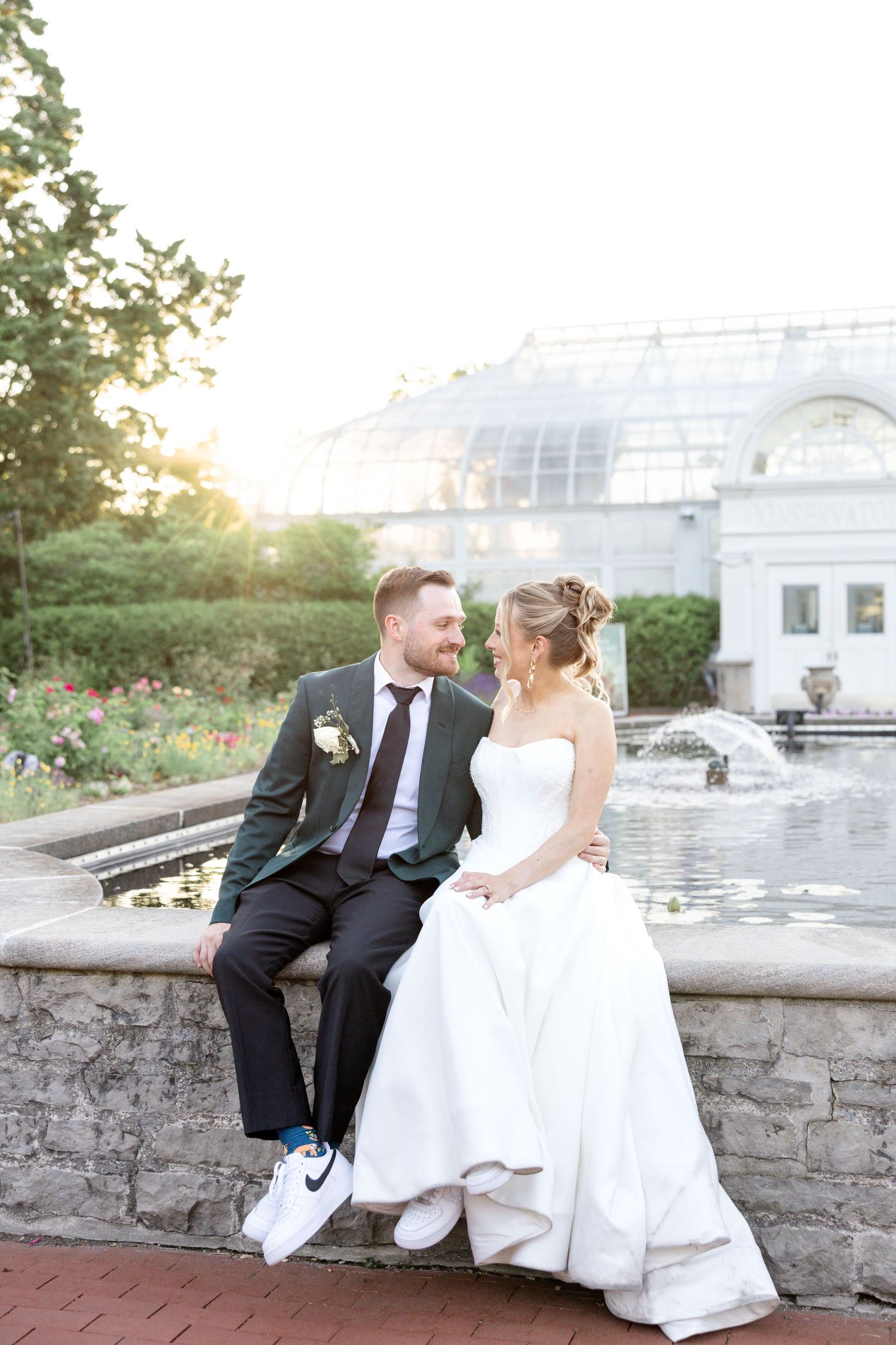 Wedding day photos at The Toledo Zoo in Toledo, Ohio photographed by Julia & Sean Photography, Ohio wedding photographers