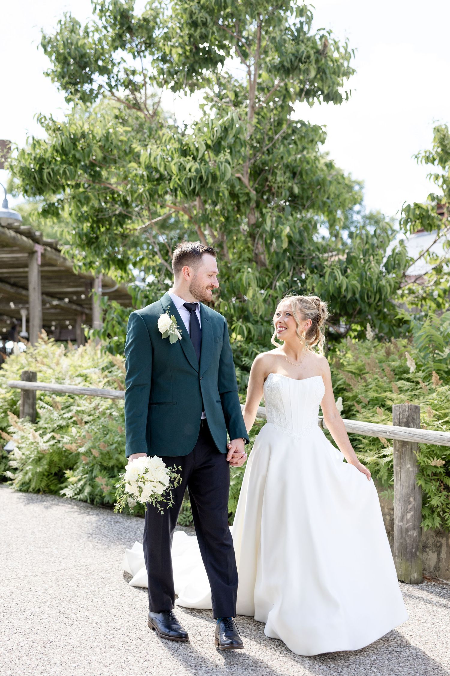 Wedding day photos at The Toledo Zoo in Toledo, Ohio photographed by Julia & Sean Photography, Ohio wedding photographers