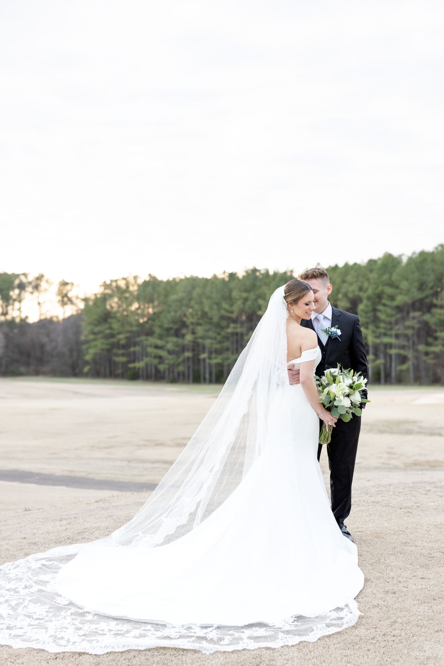 Light and airy wedding photography by Julia and Sean Photography, husband-and-wife photographers serving joyful brides in Dayton, Cincinnati