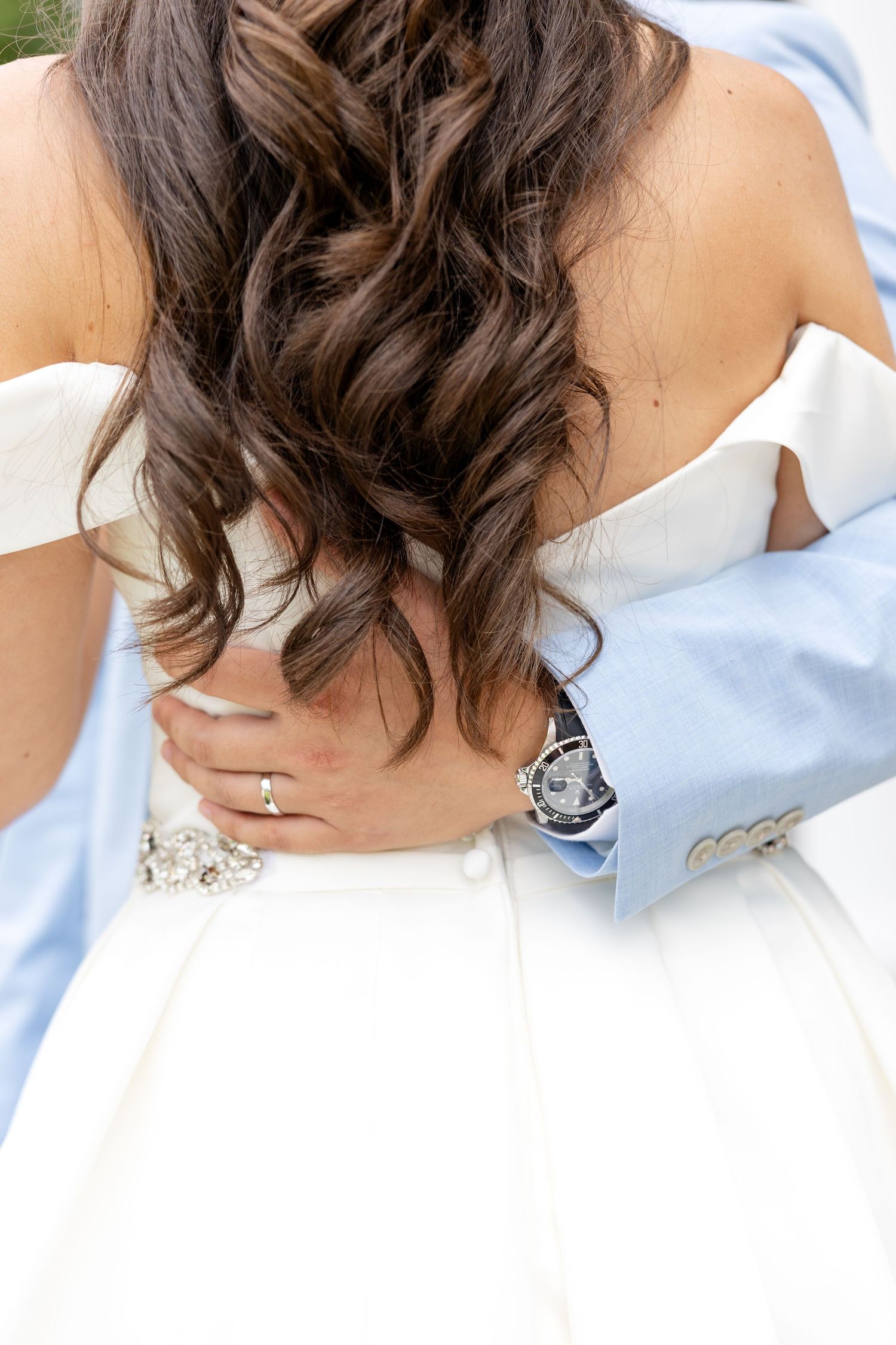 Timeless bride and groom wedding portraits at The Estate at Sunset Farm in Bellbrook, Ohio, photographed by Julia & Sean Photography.