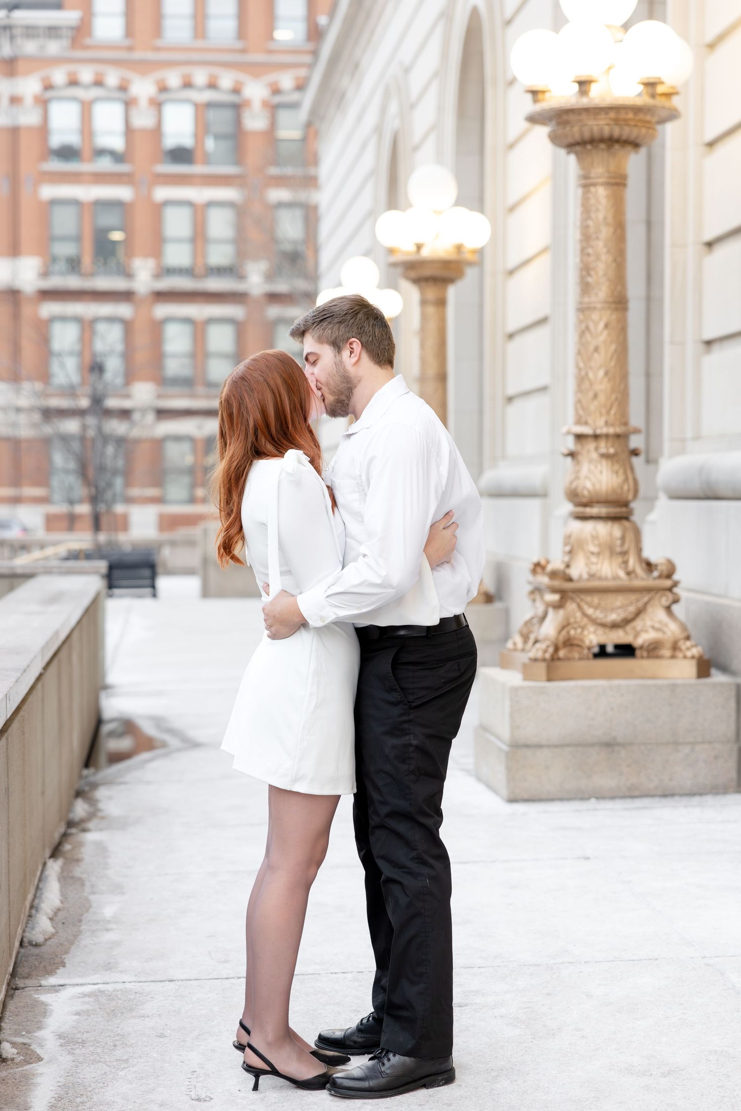 Cincinnati engagement photographer | Julia & Sean Photography | Light and airy wedding photography in Ohio, Kentucky, Tennessee & beyond.