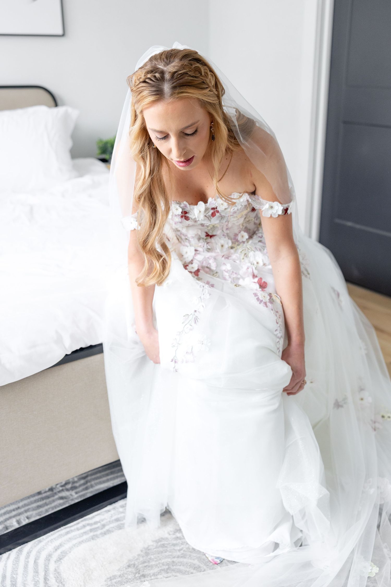 Timeless rooftop wedding at Revery in Columbus by Julia and Sean Photography, serving Dayton, Columbus & Cincinnati.