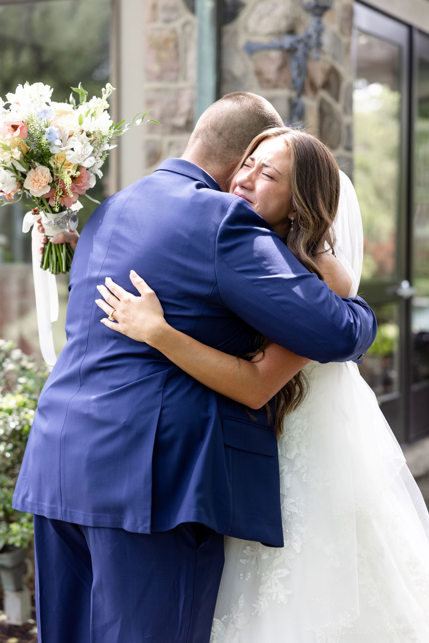Timeless wedding inspiration at The Beverly Mansion featuring romantic portraits, elegant details, and a joyful celebration in Marengo, Ohio