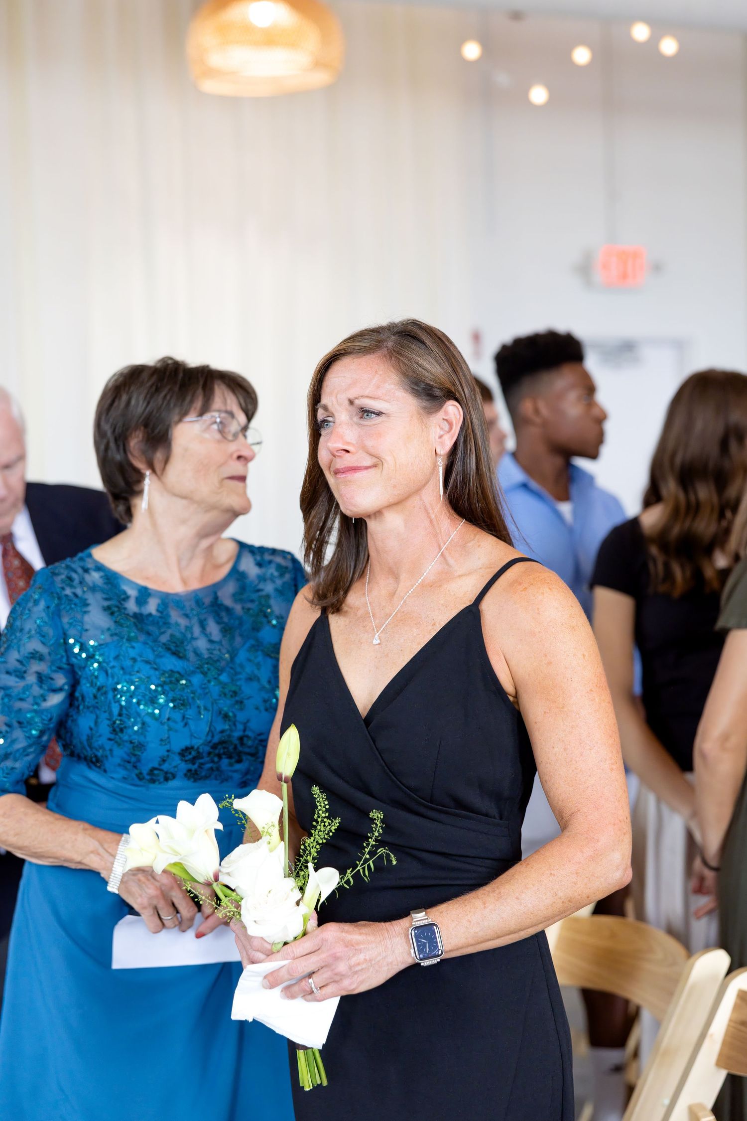Timeless wedding portraits at Flat 51 in downtown Columbus, Ohio, by Columbus wedding photographers with a light and airy style.