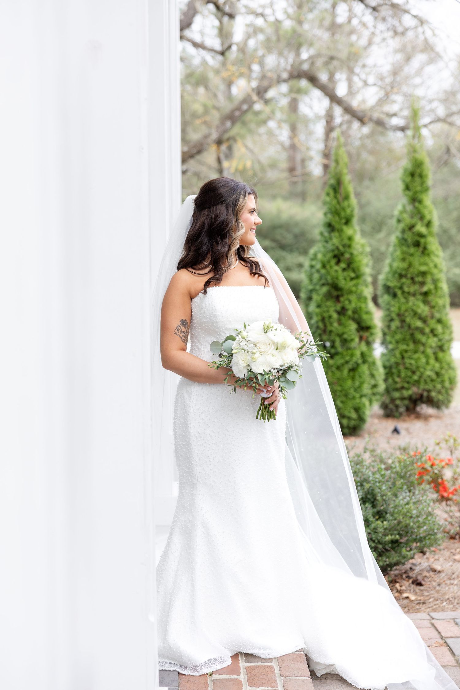 Elegant wedding at The Upton House in Guntersville, Alabama featuring a joyful bride and groom and timeless southern elegance.