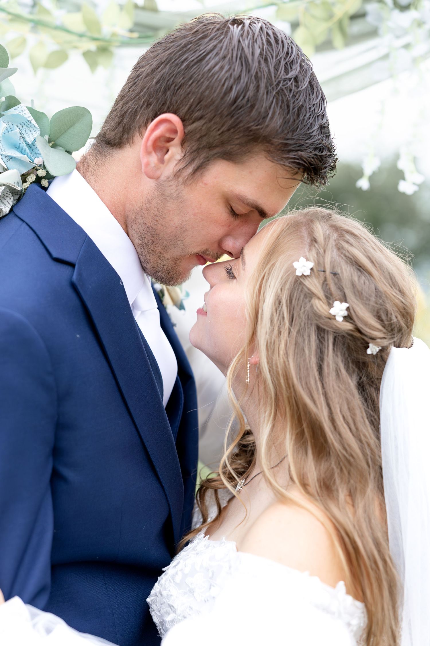 Romantic summer wedding in Northeast Ohio at Heartland on Heritage by Julia and Sean Photography, husband-and-wife wedding photographers.
