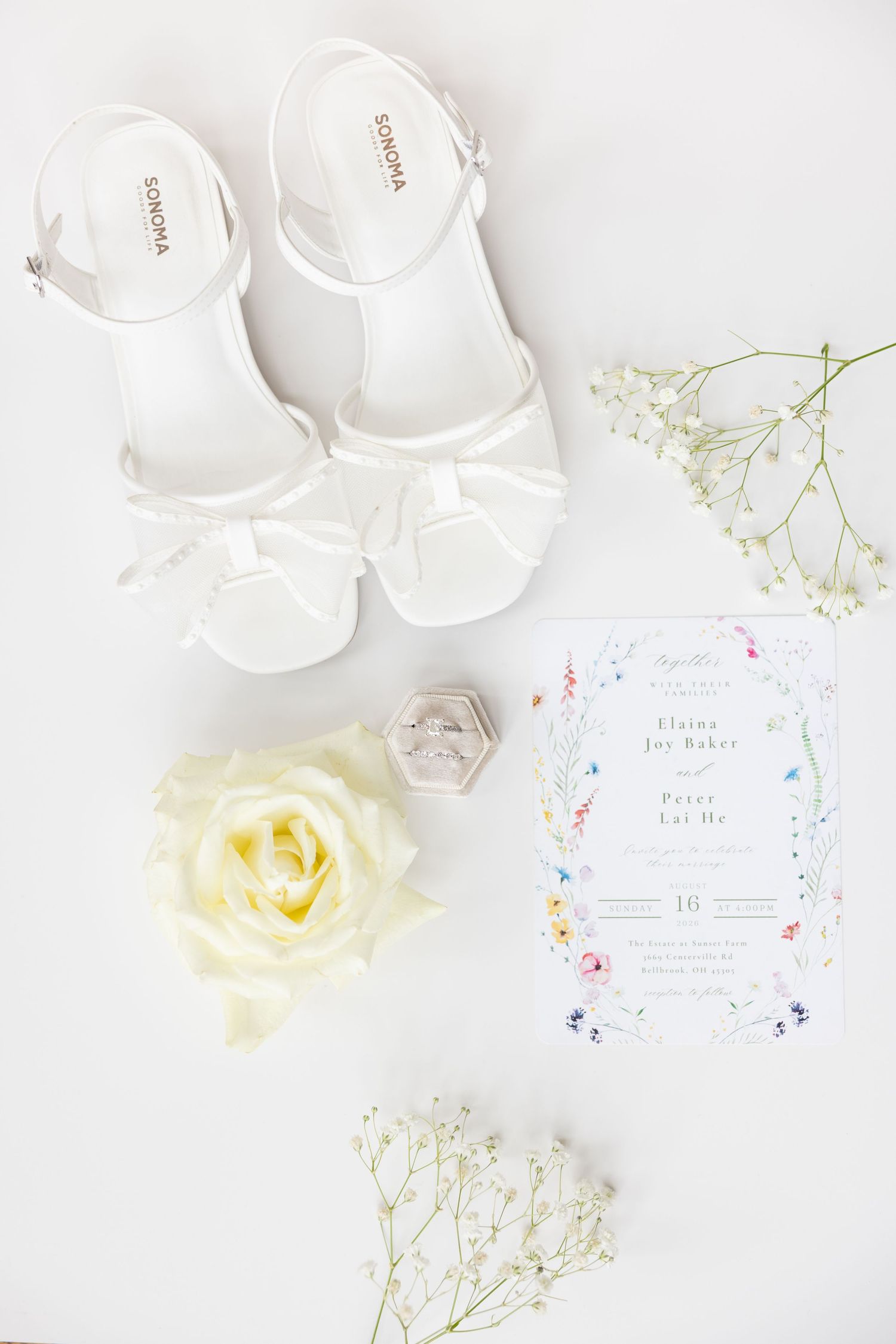 Wedding details and getting-ready photographs from a wedding at The Estate at Sunset Farm in Bellbrook, Ohio by Julia and Sean Photography