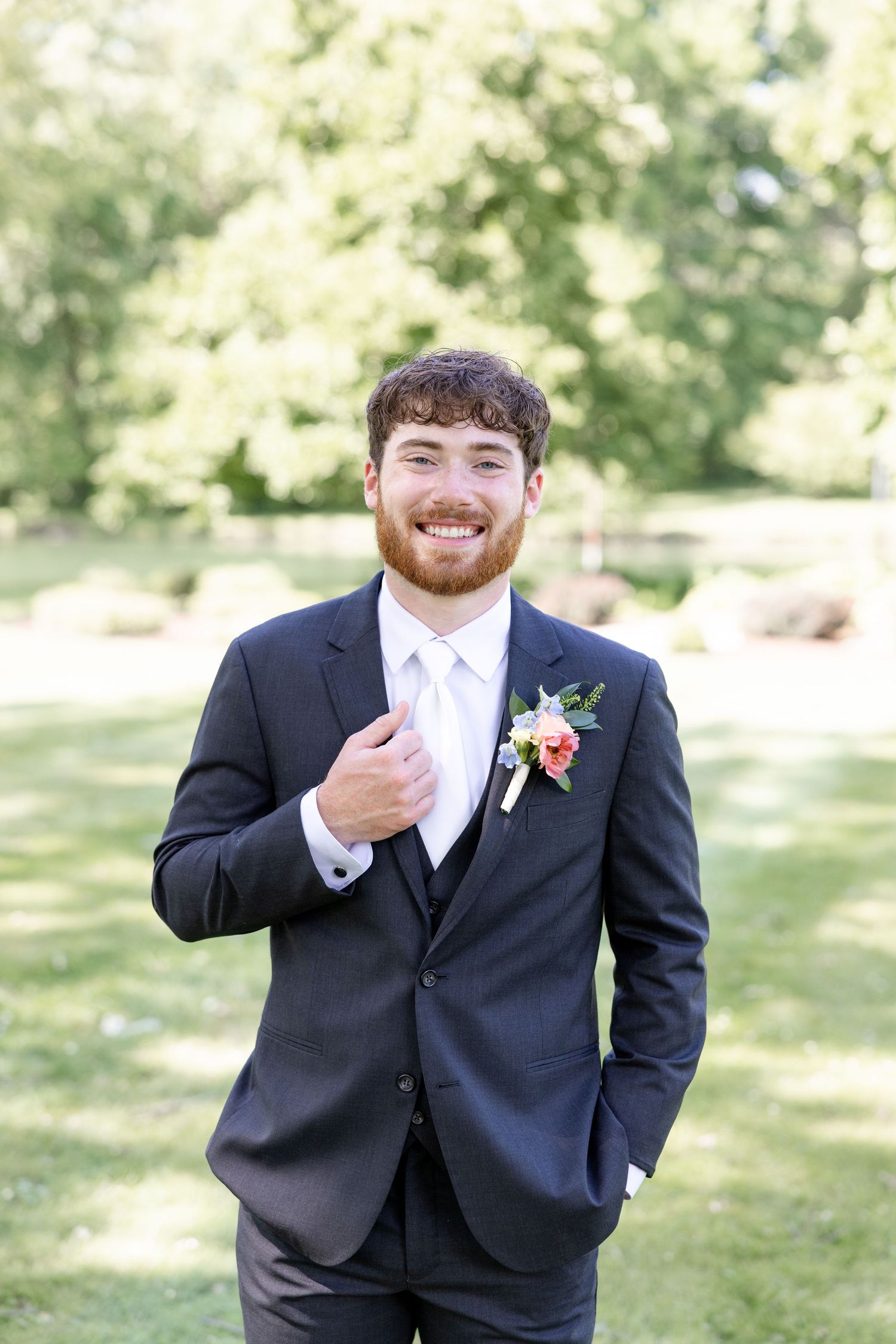 Timeless wedding inspiration at The Beverly Mansion featuring romantic portraits, elegant details, and a joyful celebration in Marengo, Ohio
