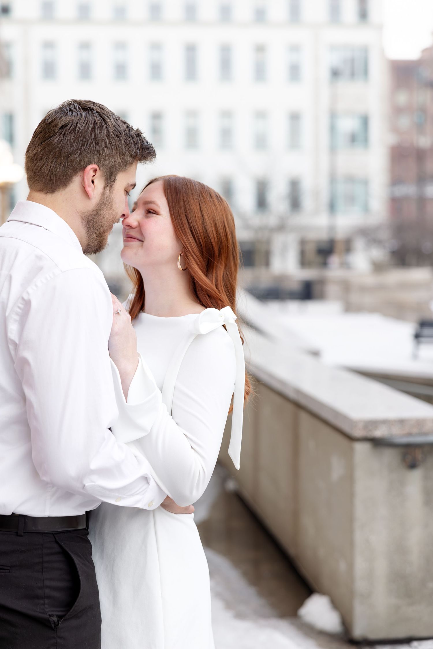 Cincinnati engagement photographer | Julia & Sean Photography | Light and airy wedding photography in Ohio, Kentucky, Tennessee & beyond.