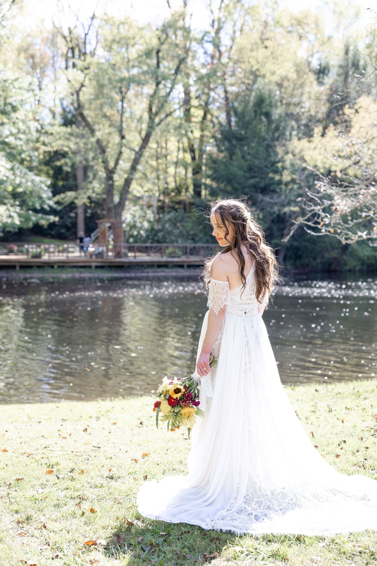 Light, airy wedding photography in Cleveland, Ohio. Ohio Wedding Photographers - Julia and Sean Photography, timeless, joyful wedding photos