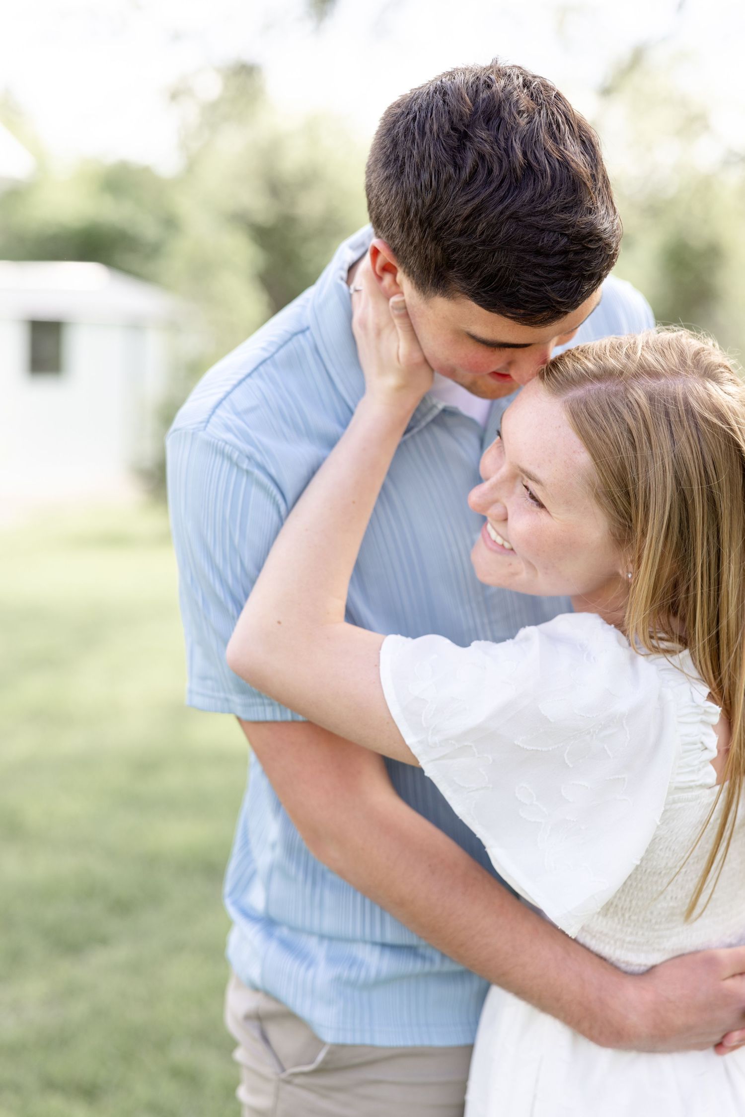 Timeless engagement session at Magnolia Estate in Miamisburg, Ohio by Julia and Sean Photography