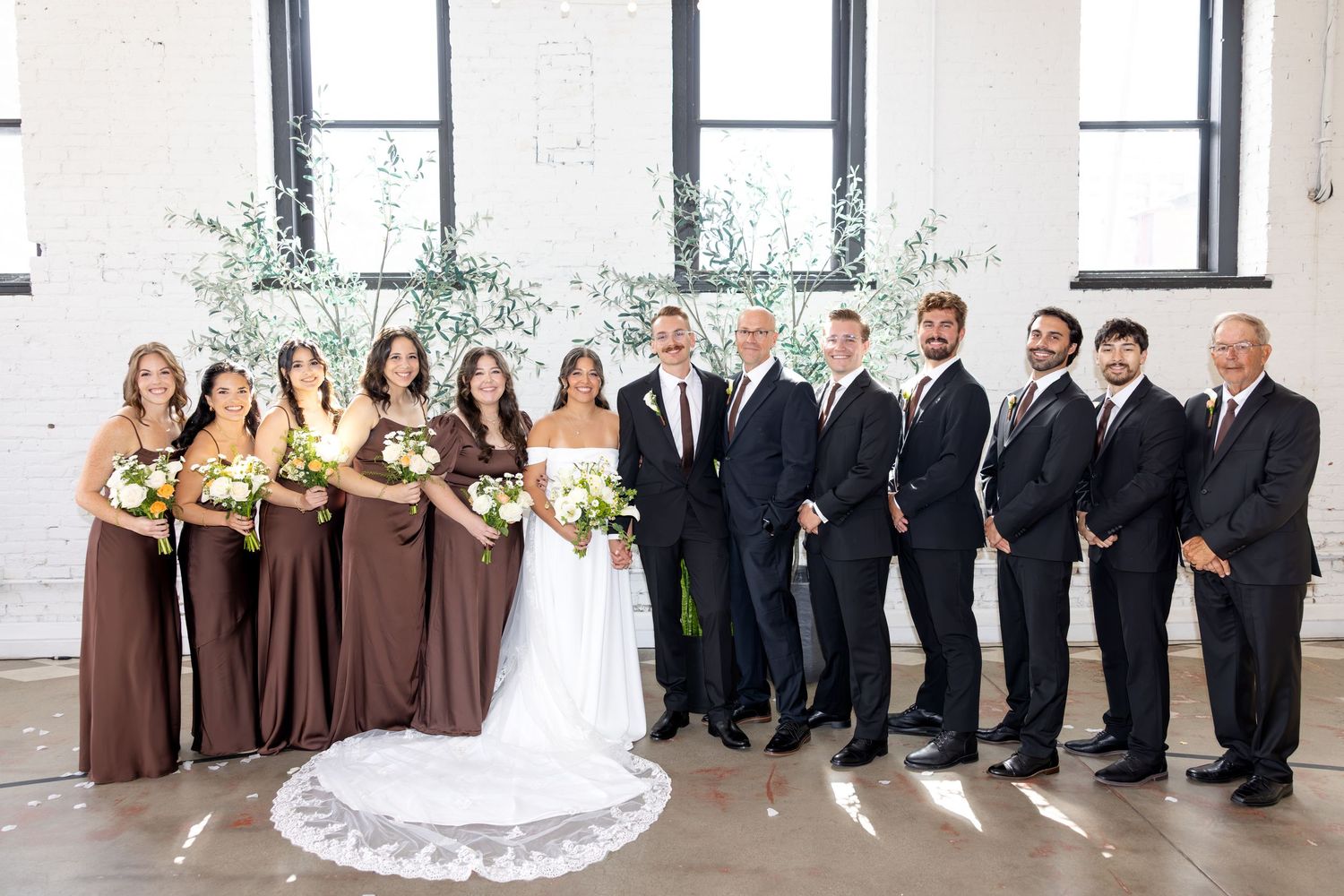 Timeless wedding portraits at Flat 51 in downtown Columbus, Ohio, by Columbus wedding photographers with a light and airy style.