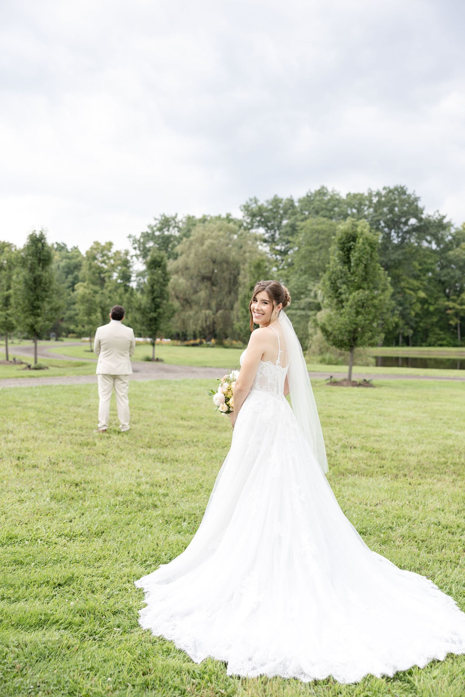 Romantic Meadow Ridge Events wedding in Windsor, Ohio photographed by Julia & Sean Photography, Northeast Ohio wedding photographers.