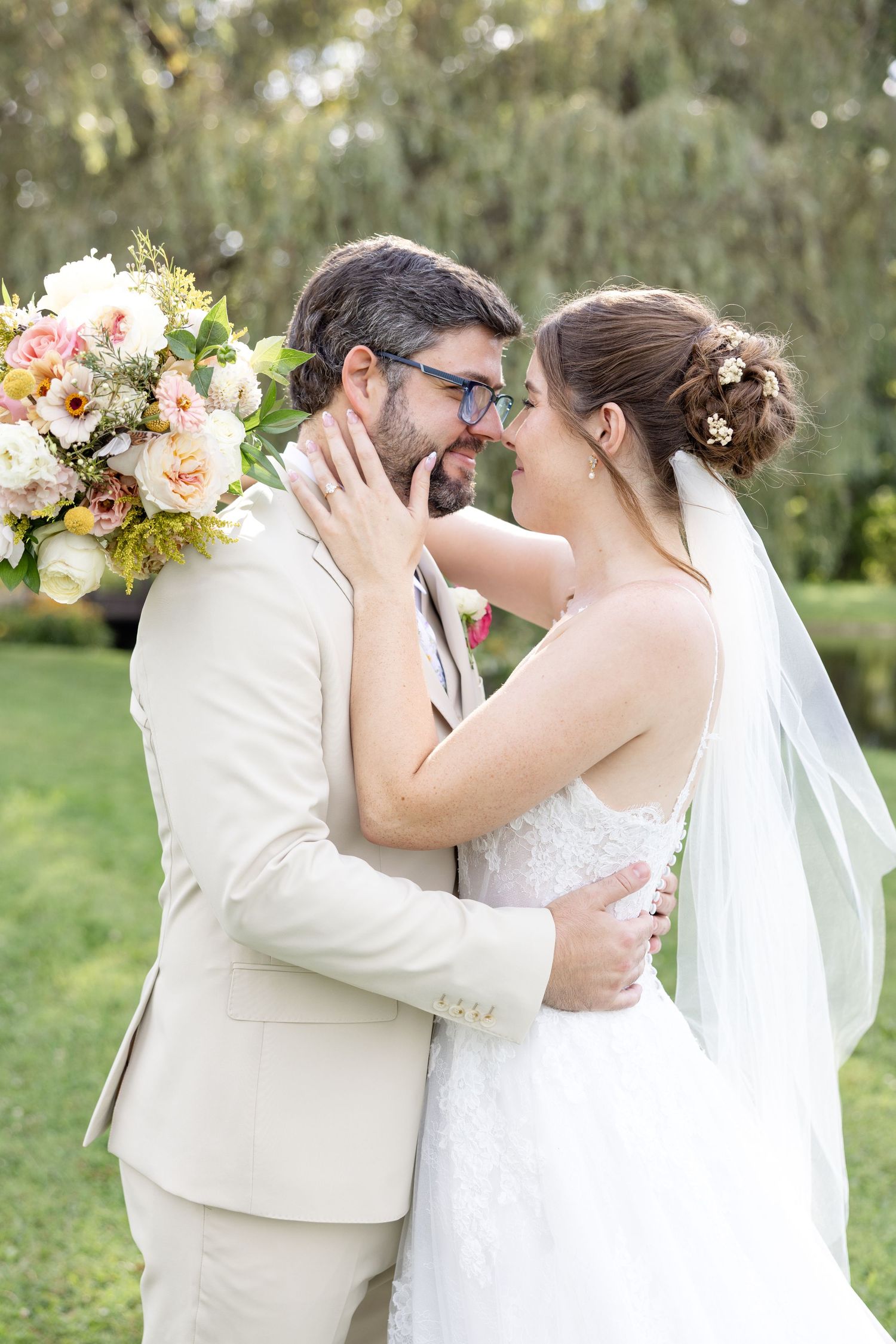 Romantic Meadow Ridge Events wedding in Windsor, Ohio photographed by Julia & Sean Photography, Northeast Ohio wedding photographers.