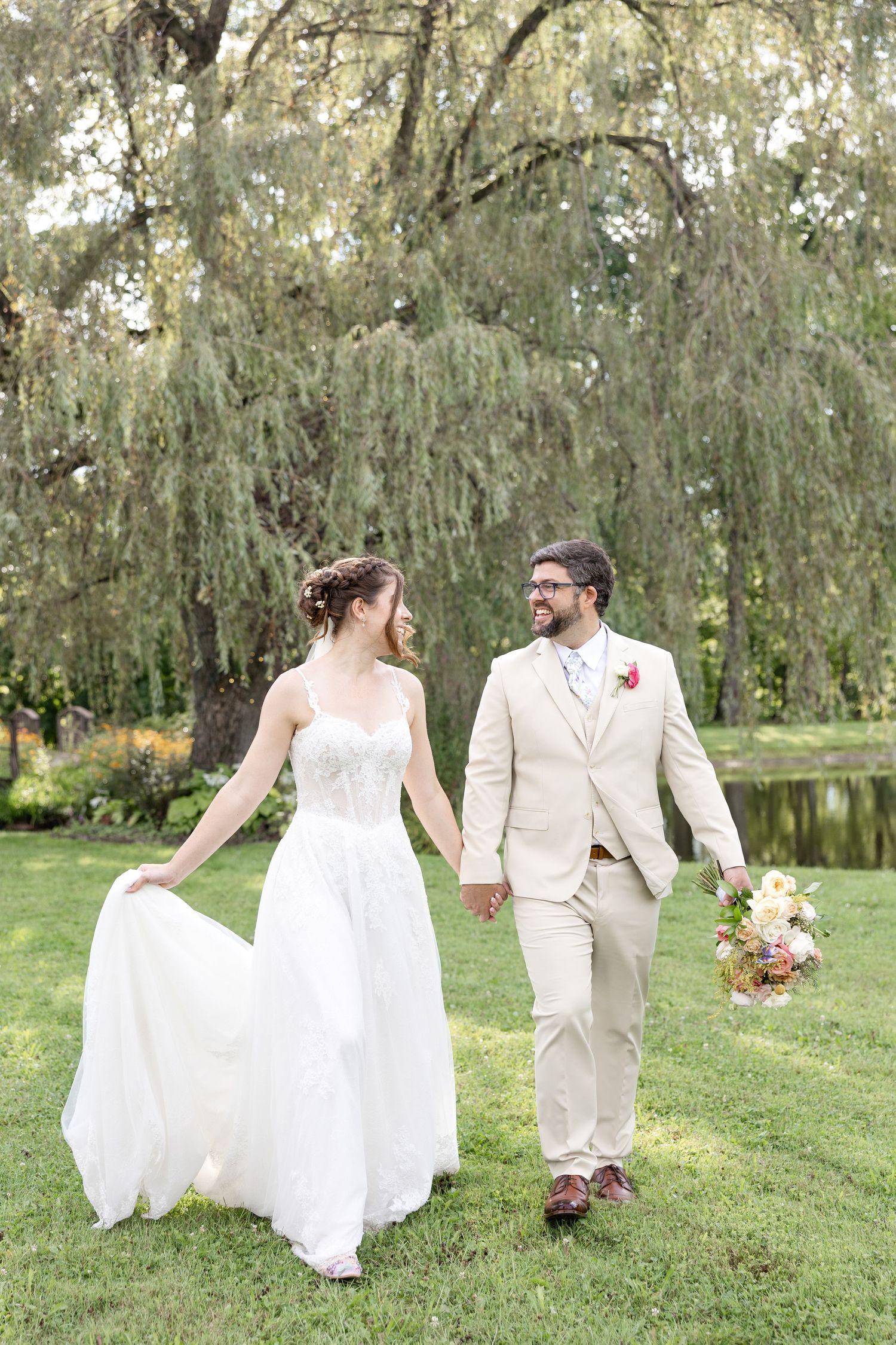 Romantic Meadow Ridge Events wedding in Windsor, Ohio photographed by Julia & Sean Photography, Northeast Ohio wedding photographers.