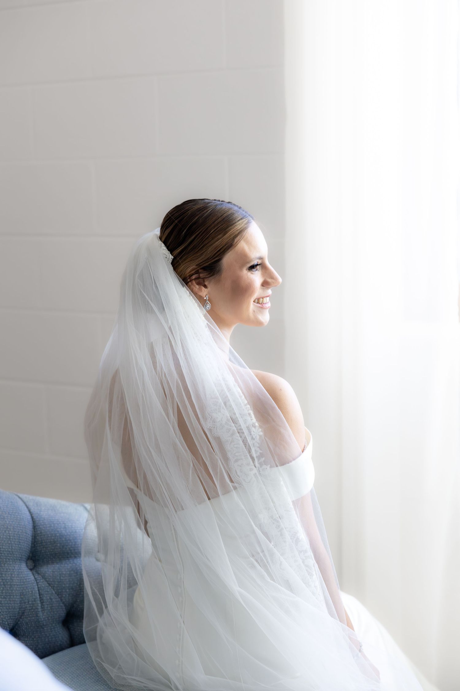 Light and airy wedding photography by Julia and Sean Photography, husband-and-wife photographers serving joyful brides in Dayton, Cincinnati
