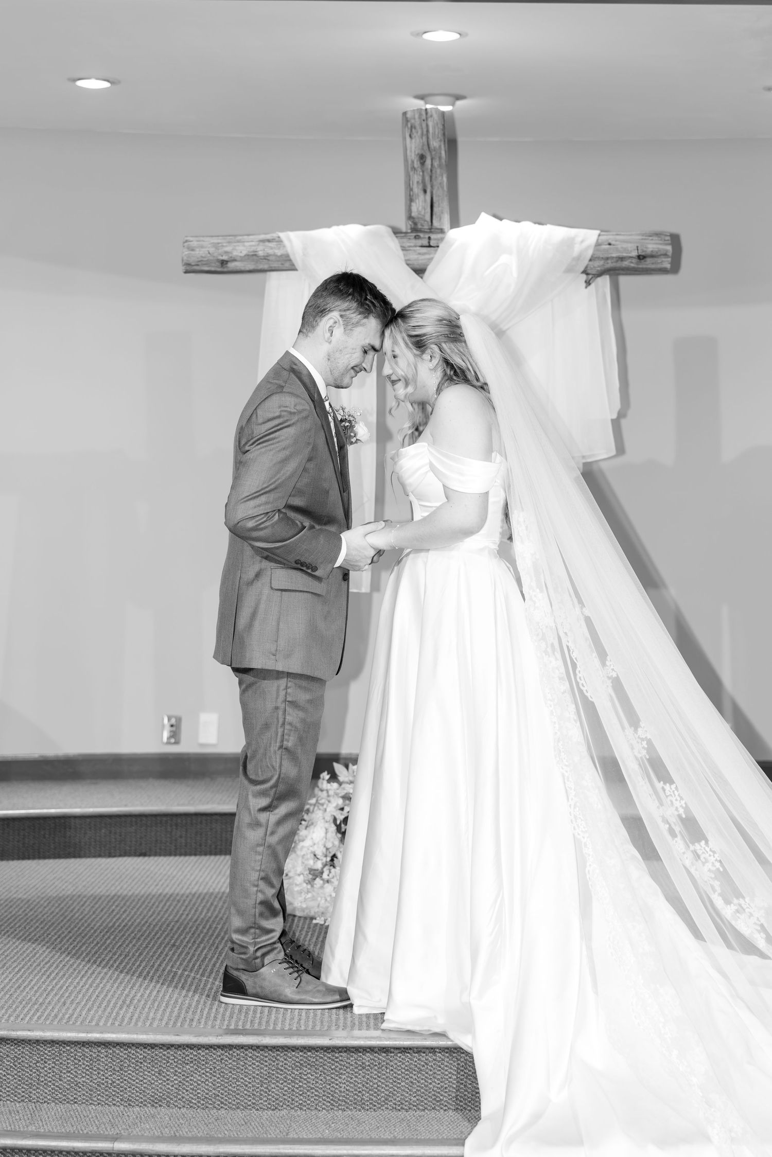 Joyful Louisville, Kentucky wedding photography featuring heartfelt moments and timeless images by Julia & Sean Photography