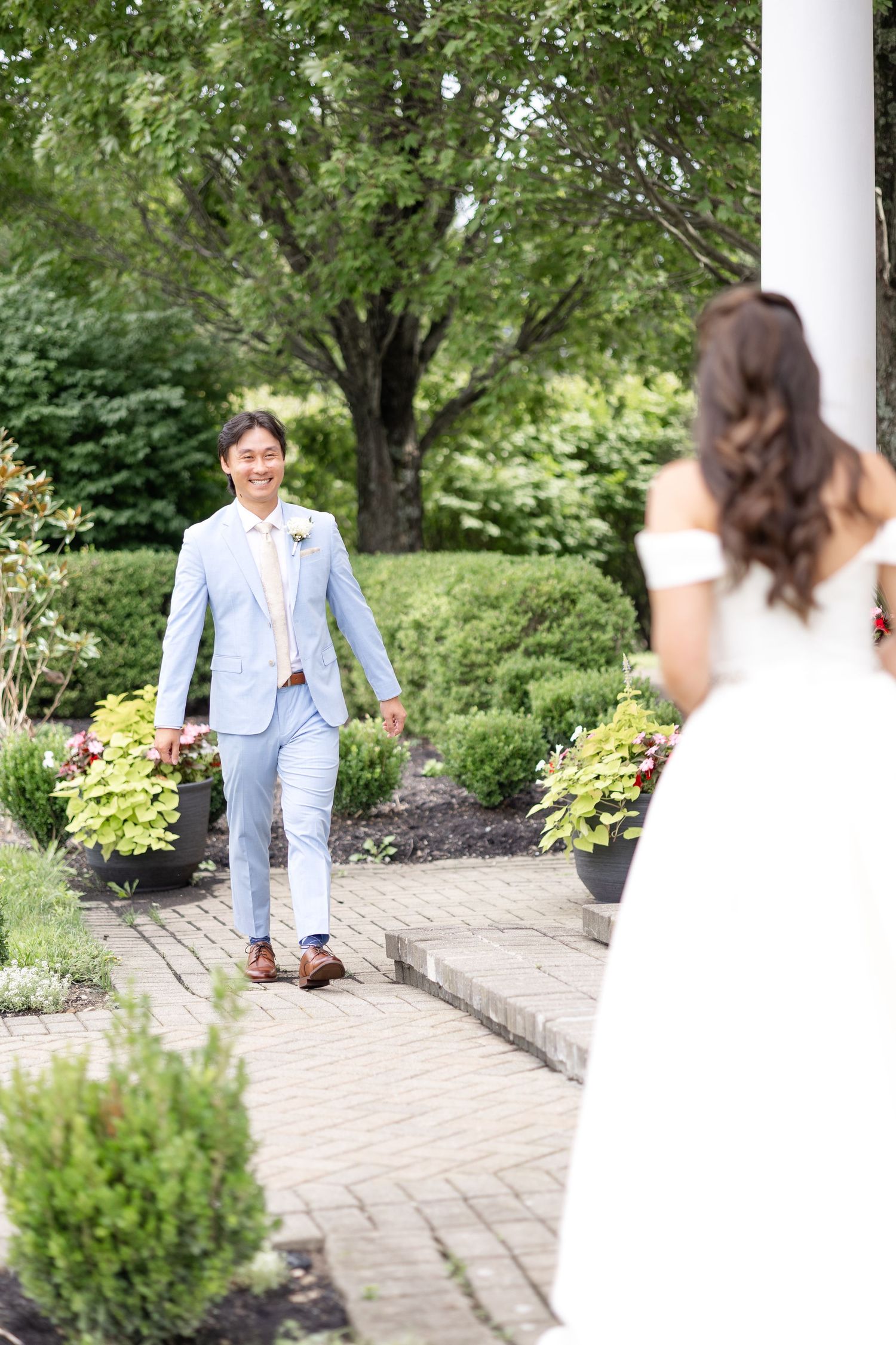 First Look portraits during a summer wedding at The Estate at Sunset Farm in Bellbrook.