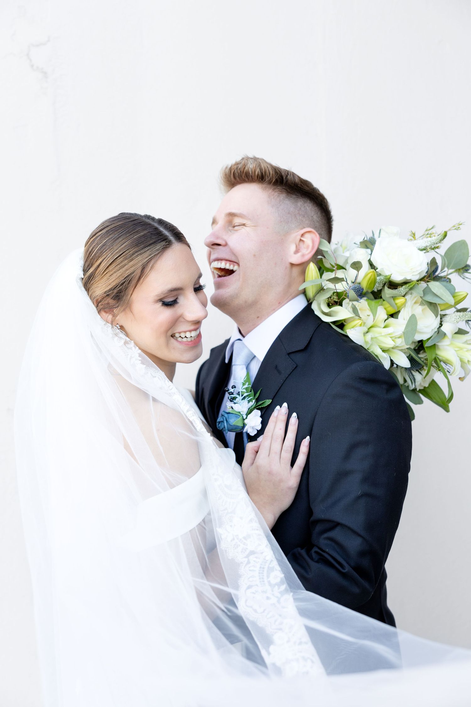 Light and airy wedding photography by Julia and Sean Photography, husband-and-wife photographers serving joyful brides in Dayton, Cincinnati