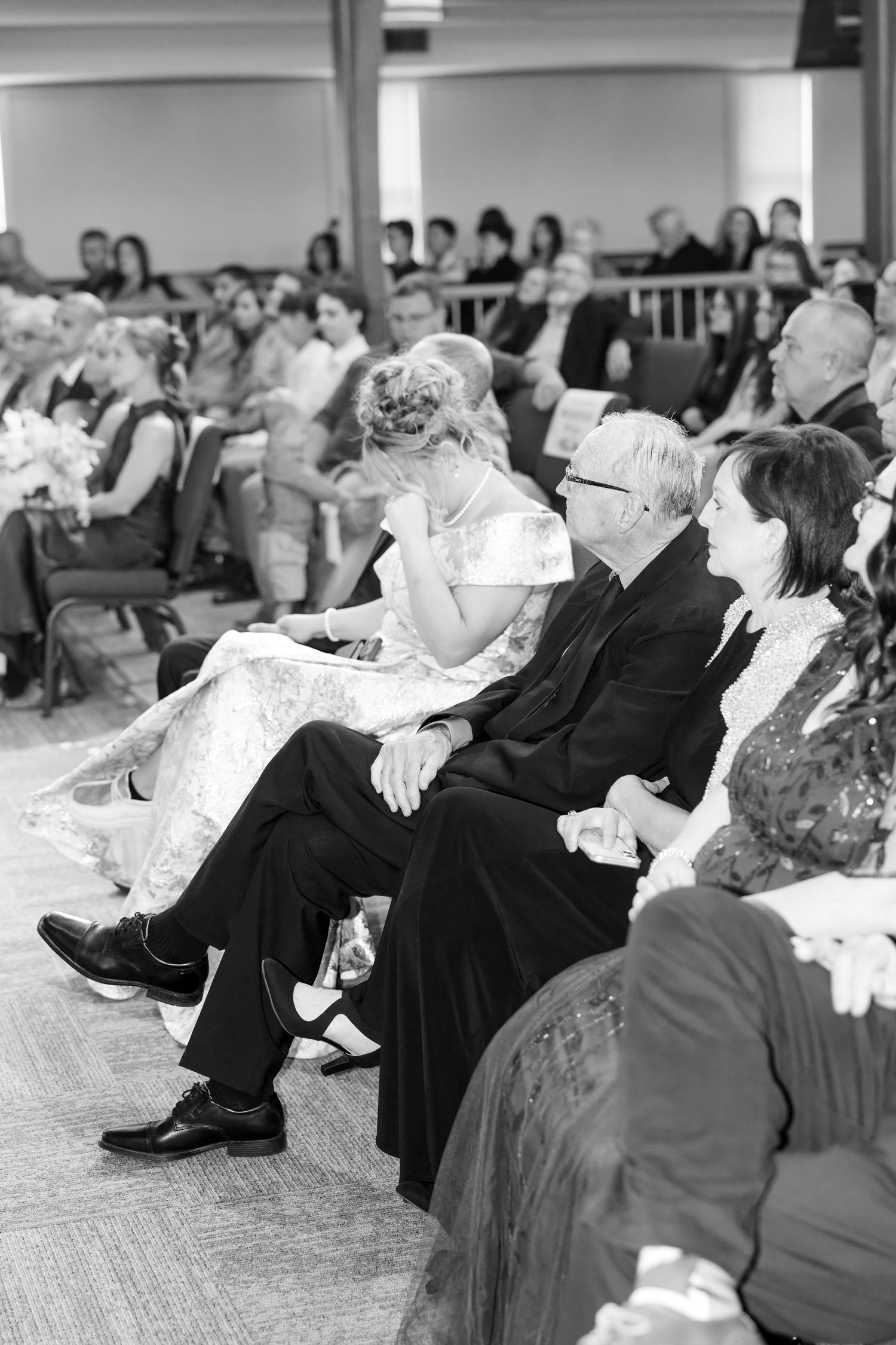 Joyful Louisville, Kentucky wedding photography featuring heartfelt moments and timeless images by Julia & Sean Photography