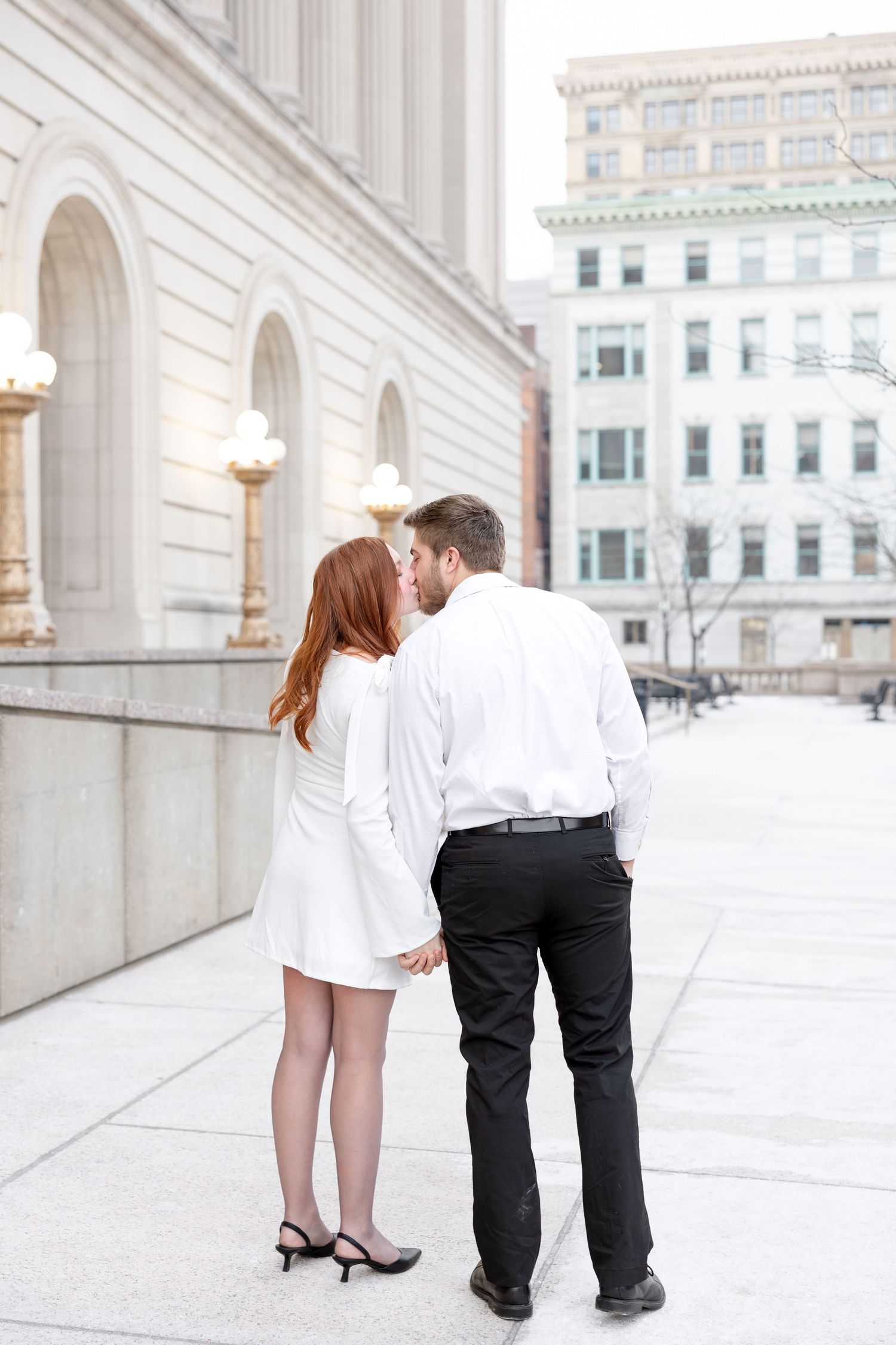 Cincinnati engagement photographer | Julia & Sean Photography | Light and airy wedding photography in Ohio, Kentucky, Tennessee & beyond.