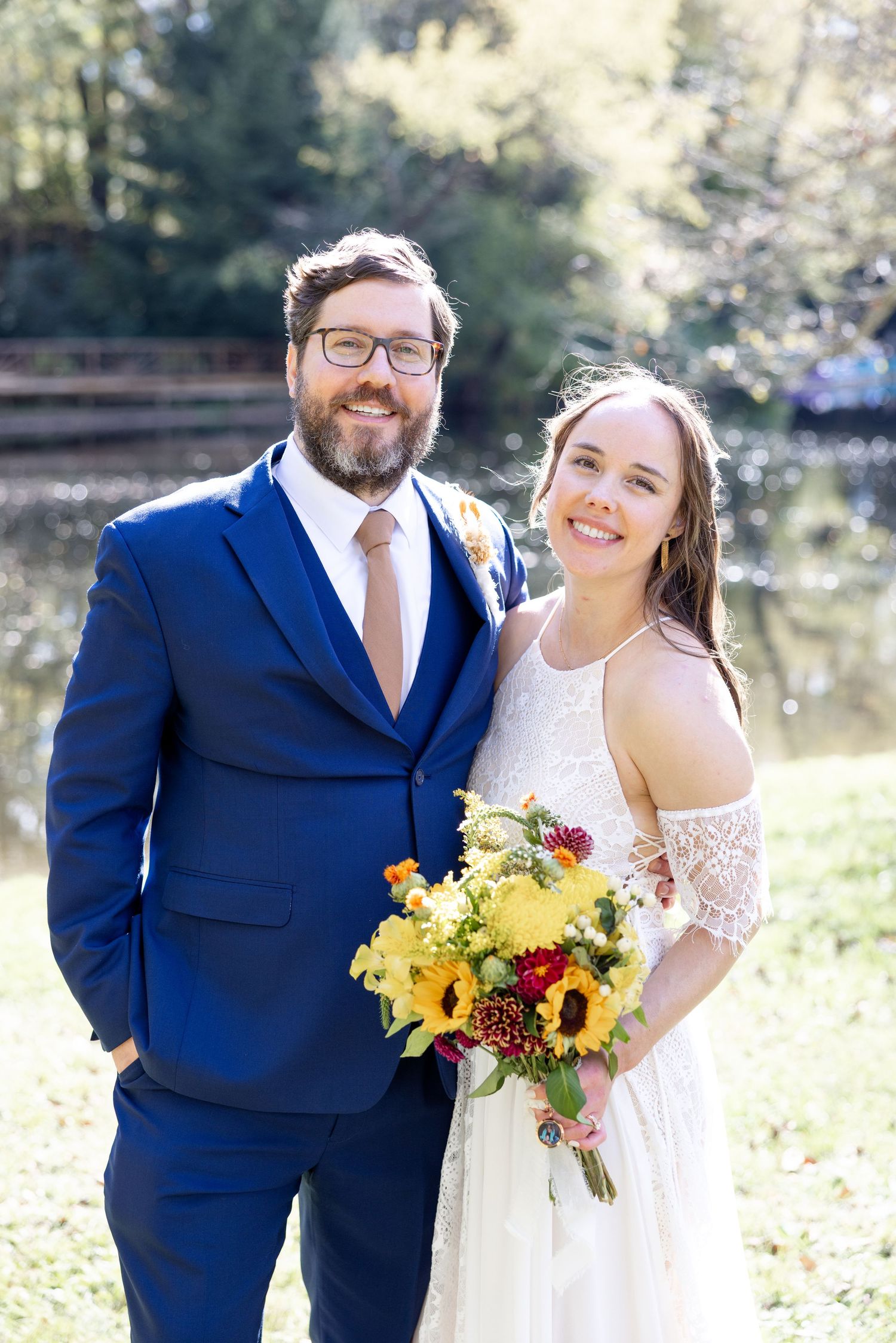 Light, airy wedding photography in Cleveland, Ohio. Ohio Wedding Photographers - Julia and Sean Photography, timeless, joyful wedding photos