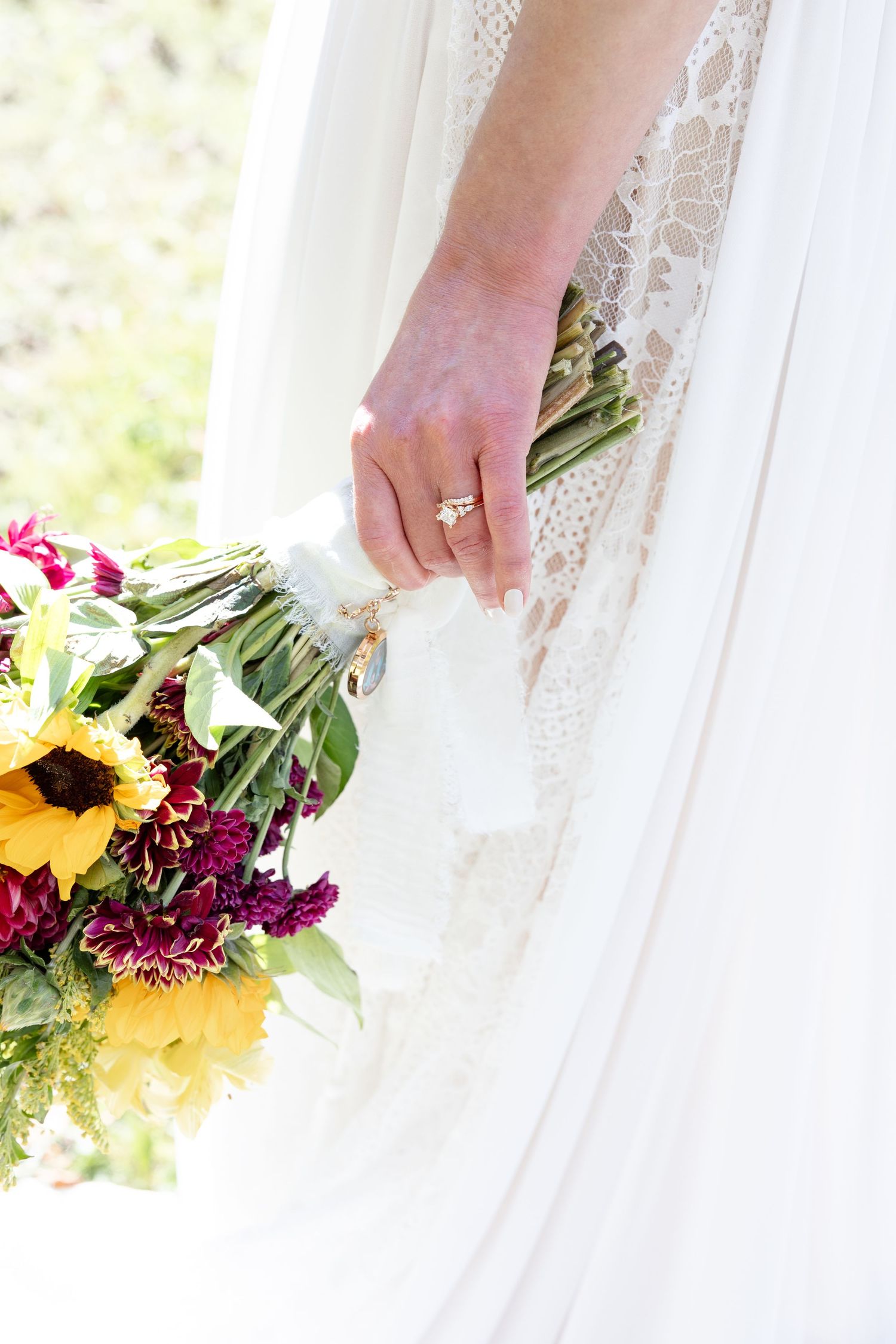 Light, airy wedding photography in Cleveland, Ohio. Ohio Wedding Photographers - Julia and Sean Photography, timeless, joyful wedding photos