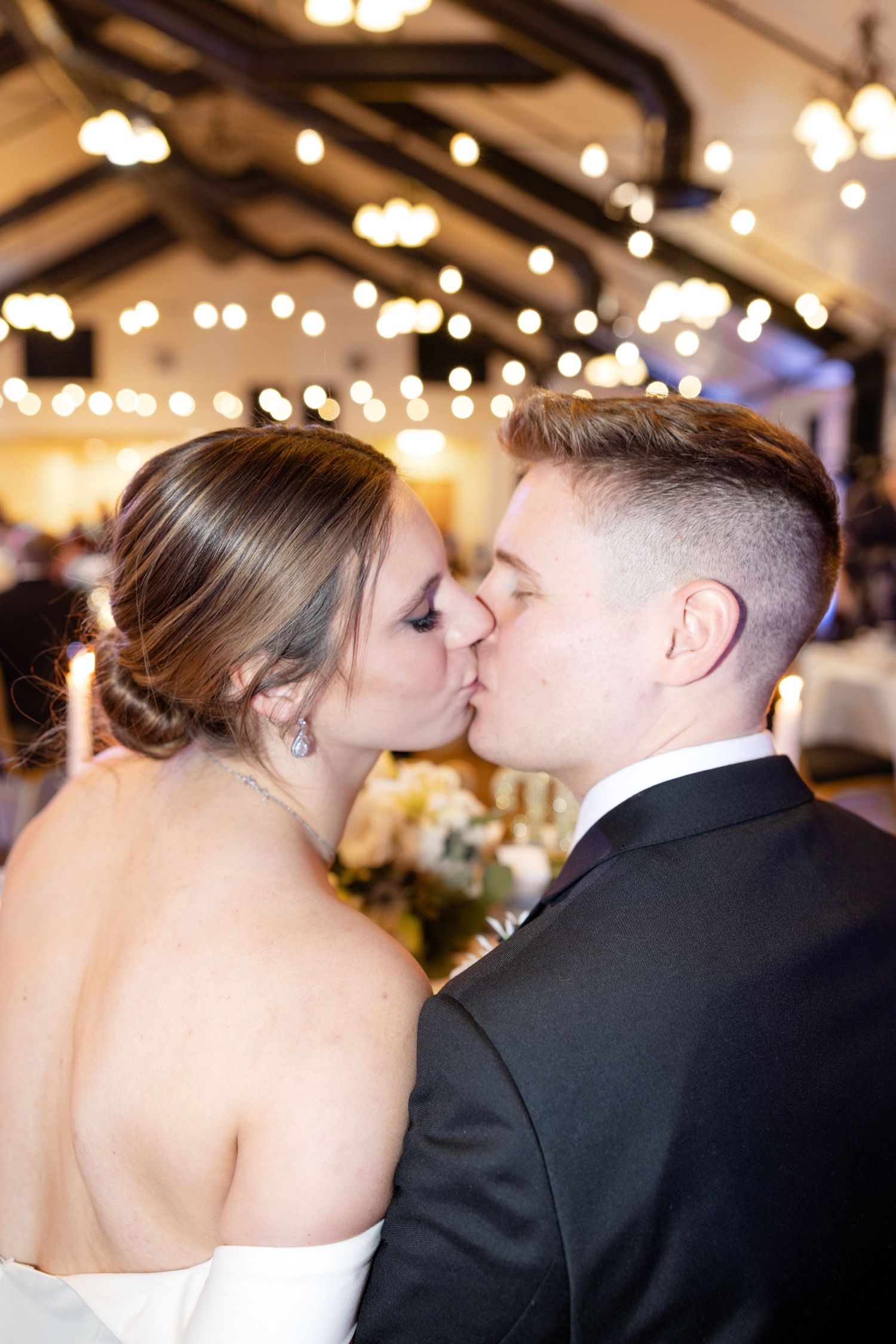 Light and airy wedding photography by Julia and Sean Photography, husband-and-wife photographers serving joyful brides in Dayton, Cincinnati
