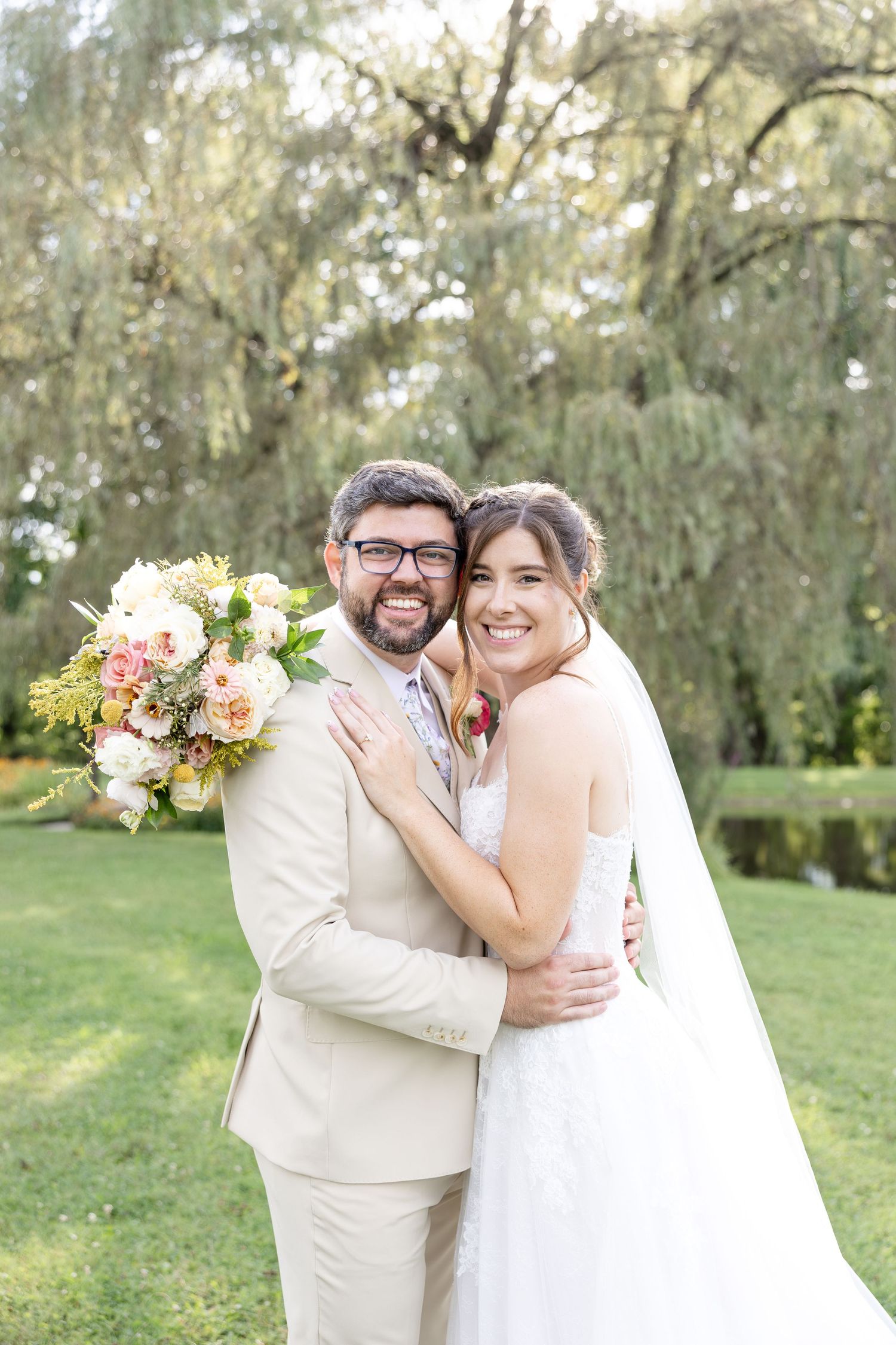 Romantic Meadow Ridge Events wedding in Windsor, Ohio photographed by Julia & Sean Photography, Northeast Ohio wedding photographers.