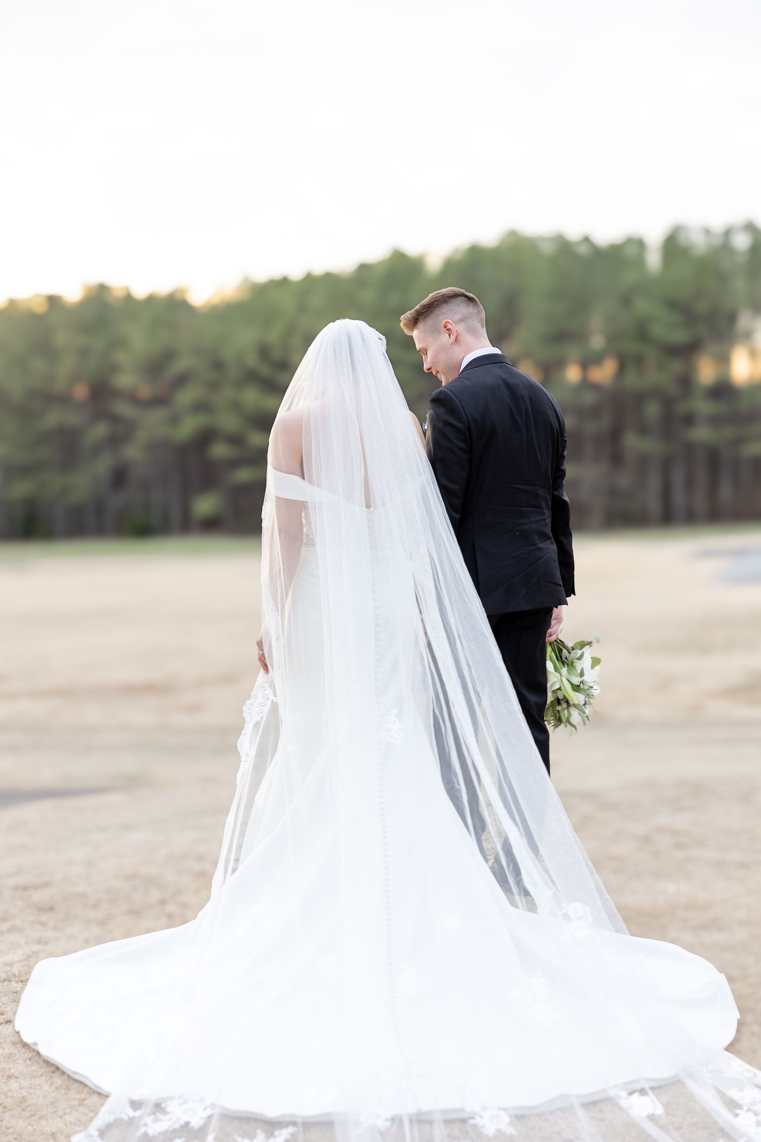 Light and airy wedding photography by Julia and Sean Photography, husband-and-wife photographers serving joyful brides in Dayton, Cincinnati