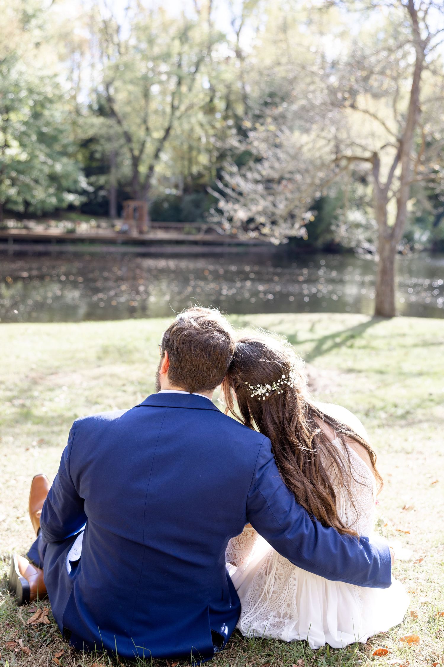 Light, airy wedding photography in Cleveland, Ohio. Ohio Wedding Photographers - Julia and Sean Photography, timeless, joyful wedding photos