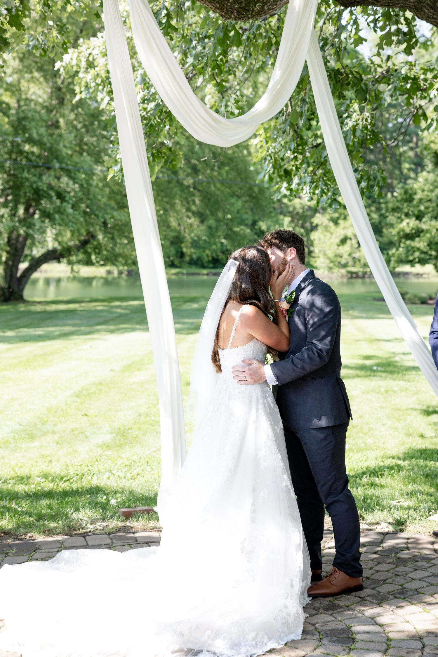 Timeless wedding inspiration at The Beverly Mansion featuring romantic portraits, elegant details, and a joyful celebration in Marengo, Ohio
