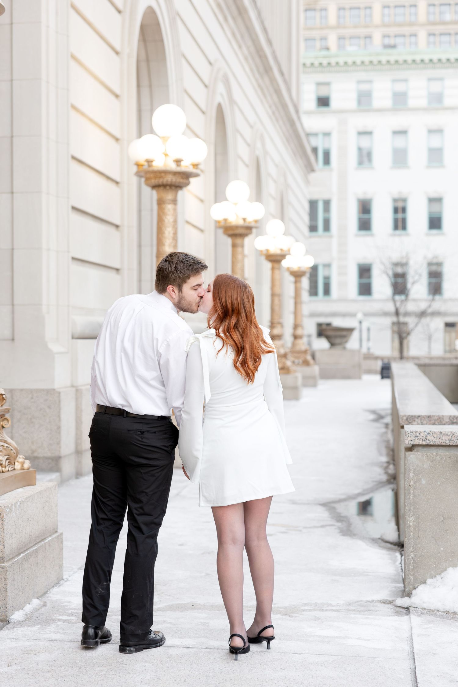 Cincinnati engagement photographer | Julia & Sean Photography | Light and airy wedding photography in Ohio, Kentucky, Tennessee & beyond.