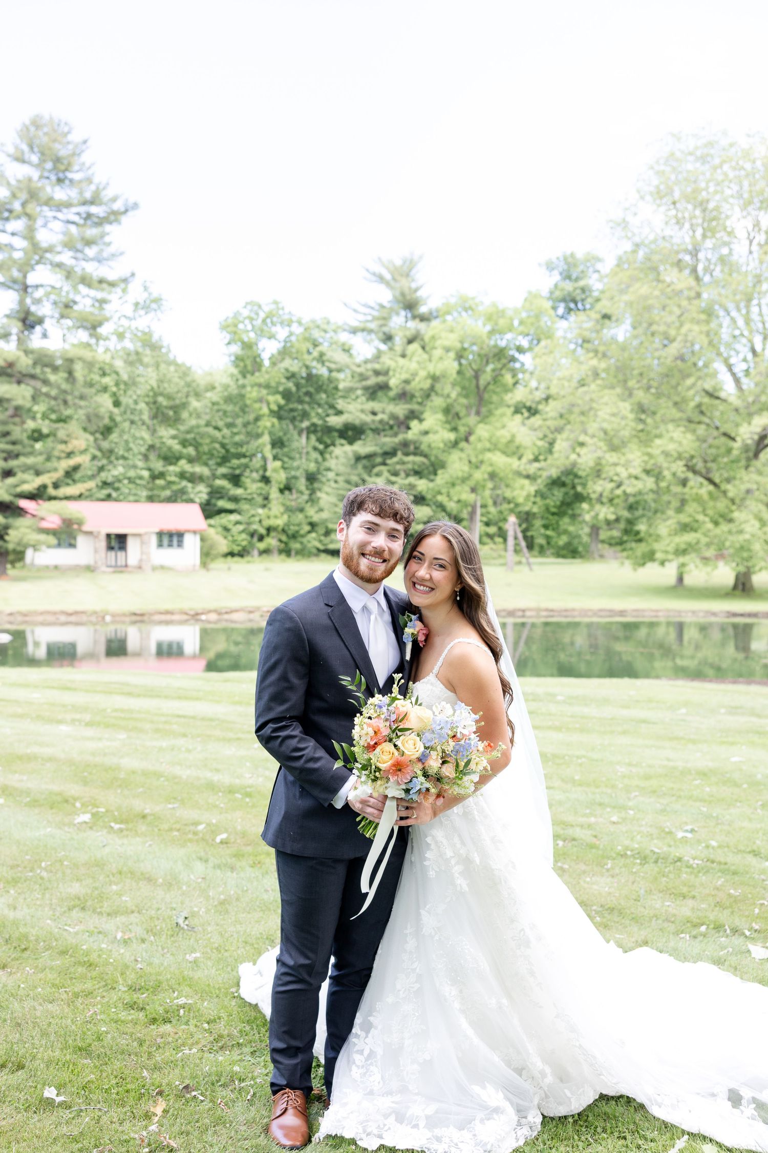 Elegant summer wedding at The Beverly Mansion in Marengo, Ohio captured by Dayton wedding photographers Julia & Sean Photography.