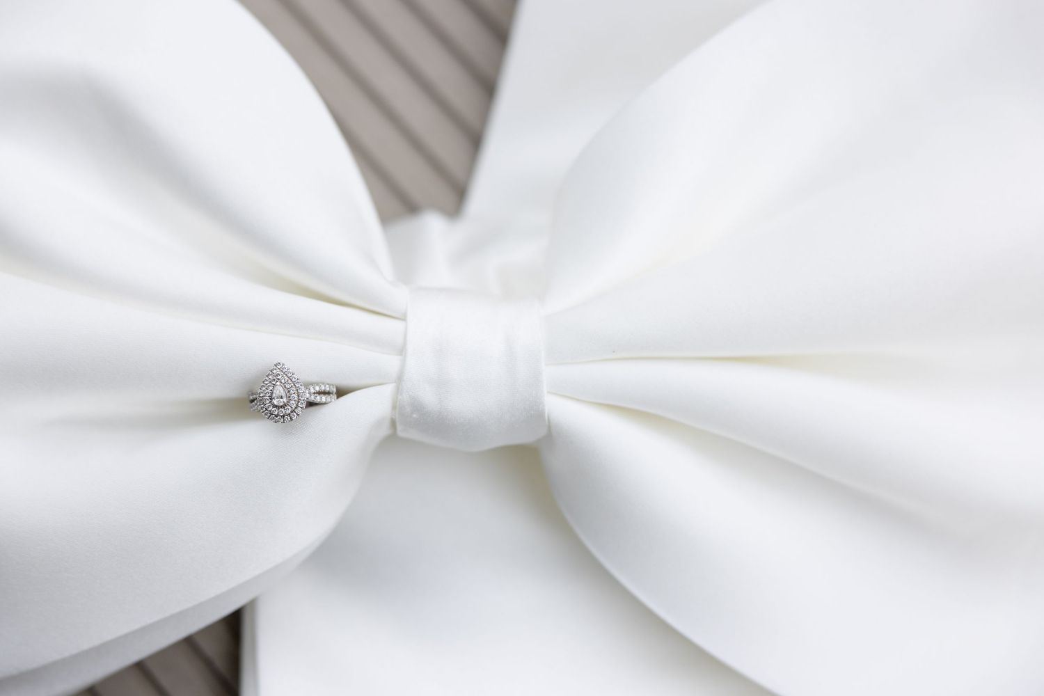 Huntsville engagement photographer | Julia & Sean Photography | Light and airy wedding photography capturing joyful, timeless moments.