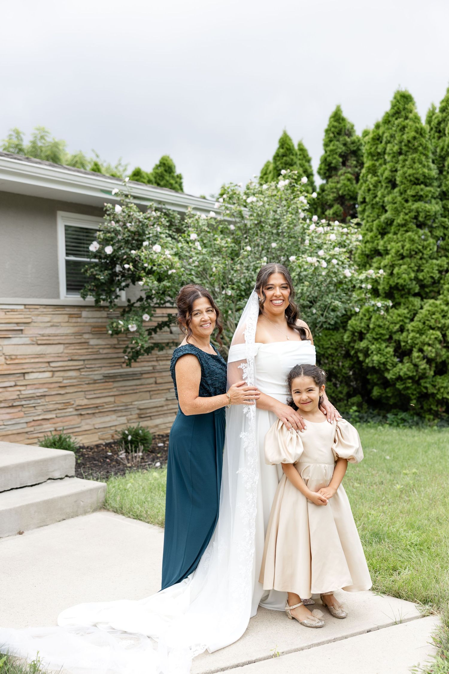 Elegant wedding portraits at Flat 51 in downtown Columbus, Ohio, photographed by Columbus wedding photographers Julia & Sean Photography.