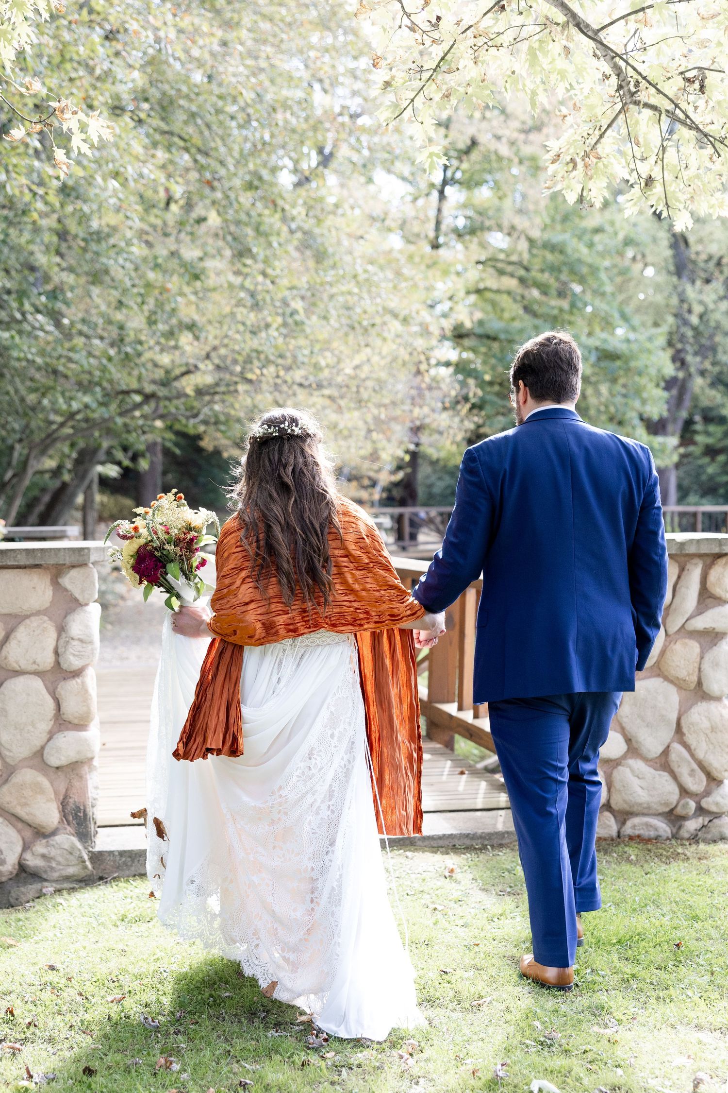 Light, airy wedding photography in Cleveland, Ohio. Ohio Wedding Photographers - Julia and Sean Photography, timeless, joyful wedding photos