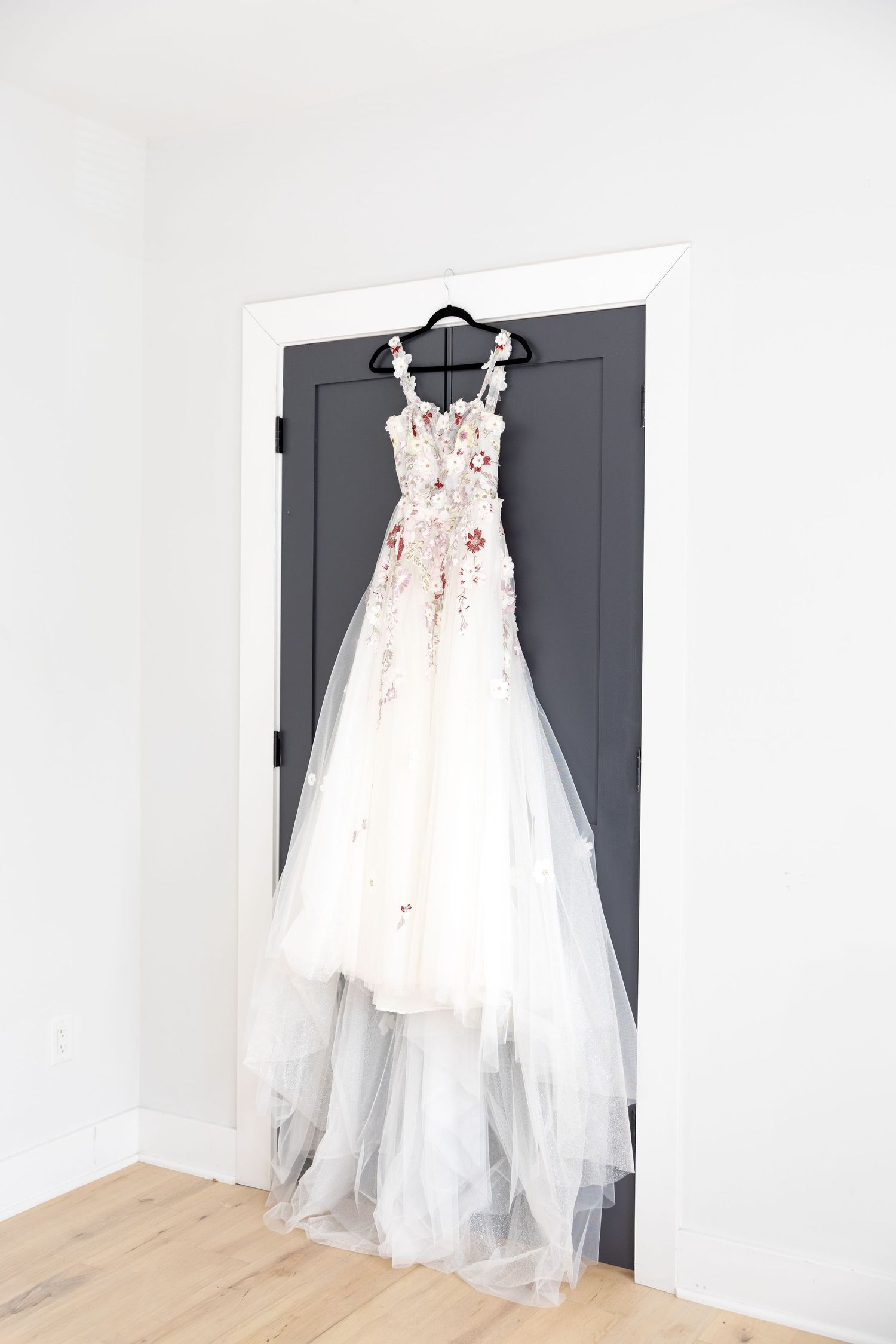 Timeless rooftop wedding at Revery in Columbus by Julia and Sean Photography, serving Dayton, Columbus & Cincinnati.