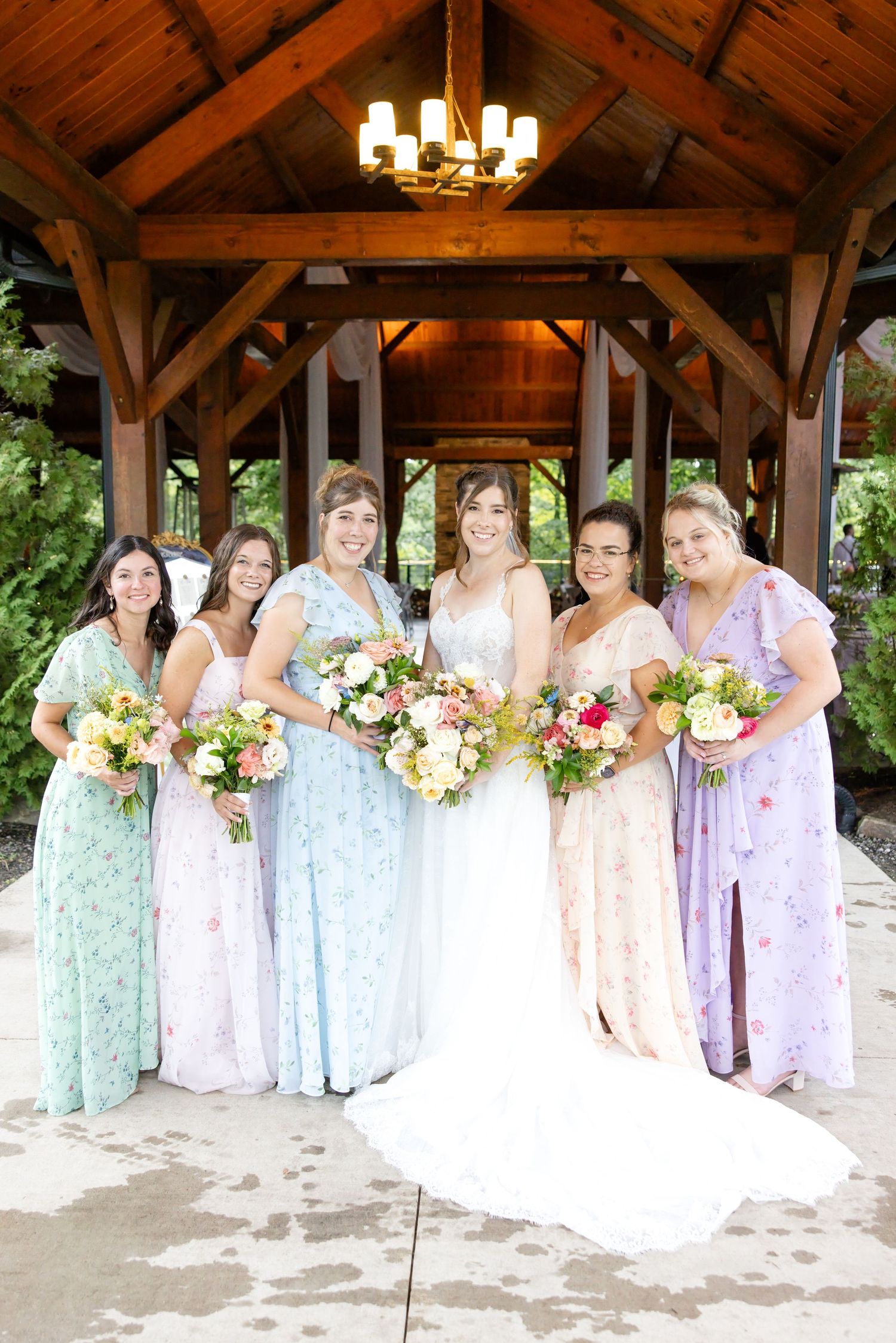 Romantic Meadow Ridge Events wedding in Windsor, Ohio photographed by Julia & Sean Photography, Northeast Ohio wedding photographers.