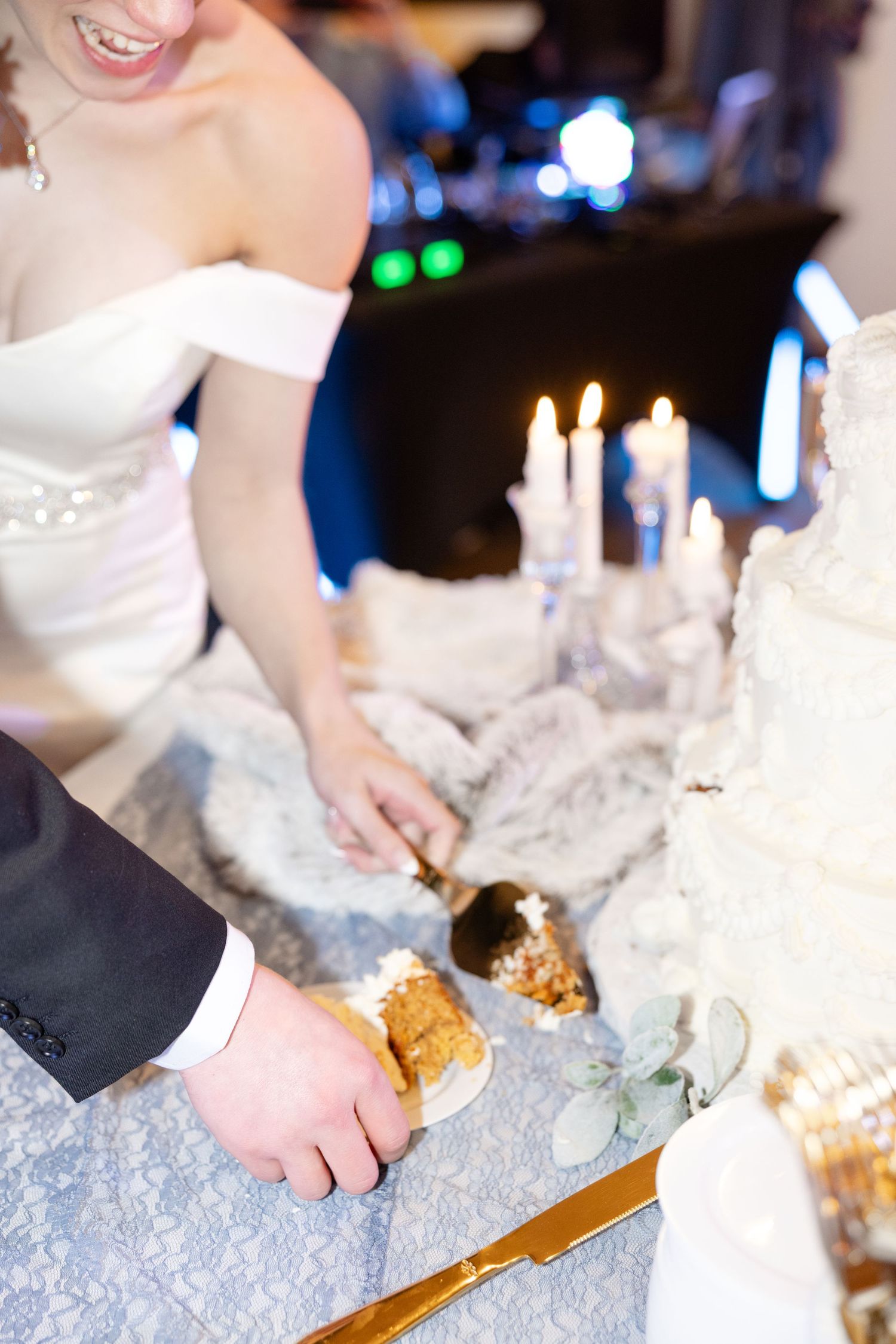 Light and airy wedding photography by Julia and Sean Photography, husband-and-wife photographers serving joyful brides in Dayton, Cincinnati