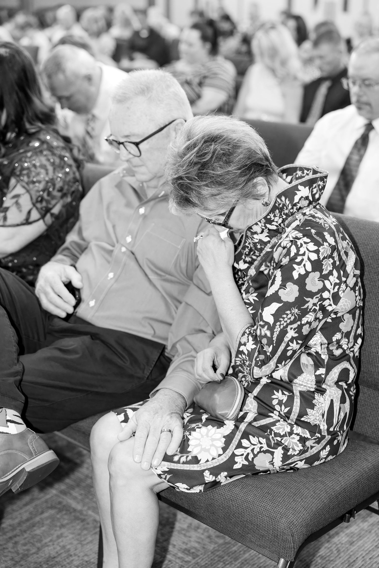 Joyful Louisville, Kentucky wedding photography featuring heartfelt moments and timeless images by Julia & Sean Photography